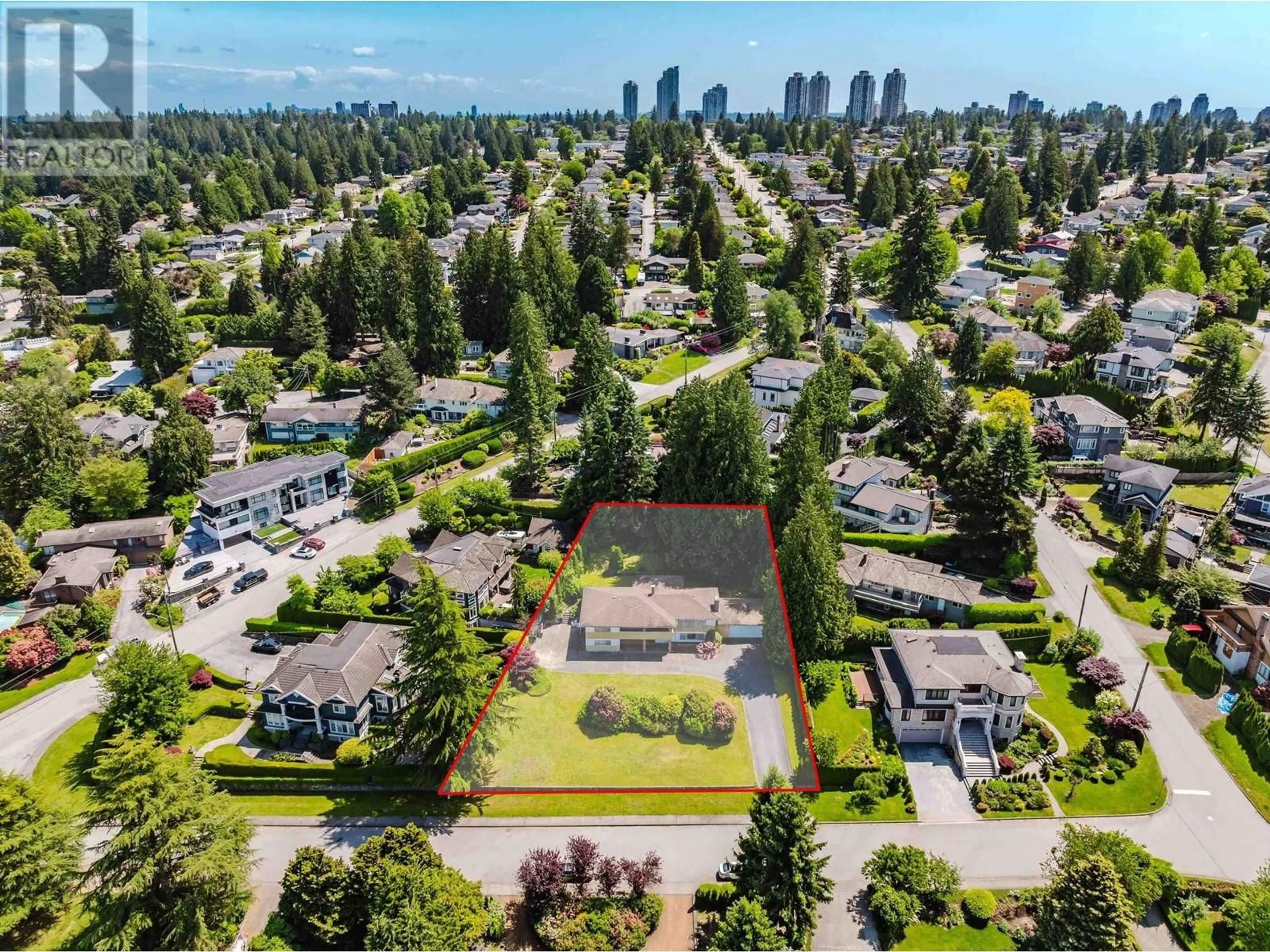 A pic from outside/outdoor area/front of a property/back of a property/a pic from drone, unknown for 6666 HASZARD STREET, Burnaby British Columbia V5E1X6