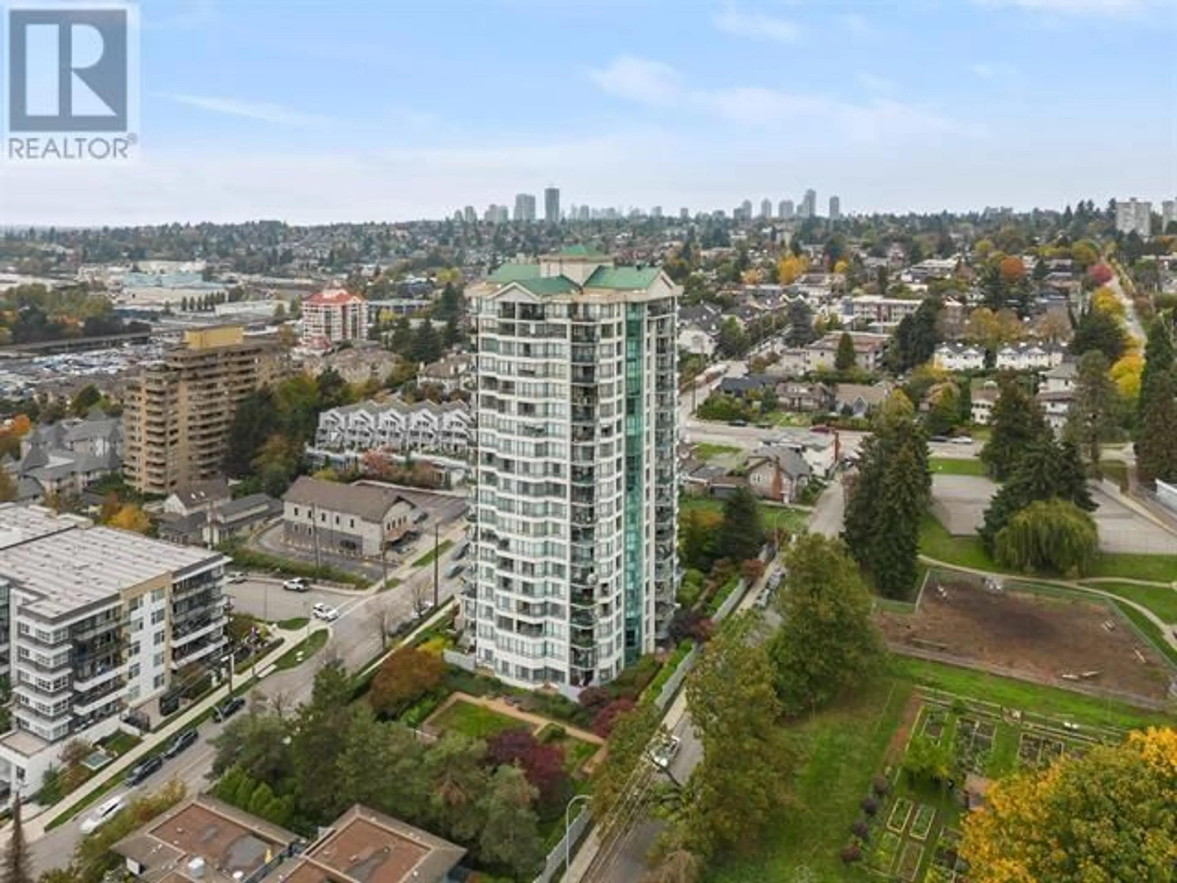 A pic from outside/outdoor area/front of a property/back of a property/a pic from drone, city buildings view from balcony for 1906 - 121 TENTH STREET, New Westminster British Columbia V3M3X7