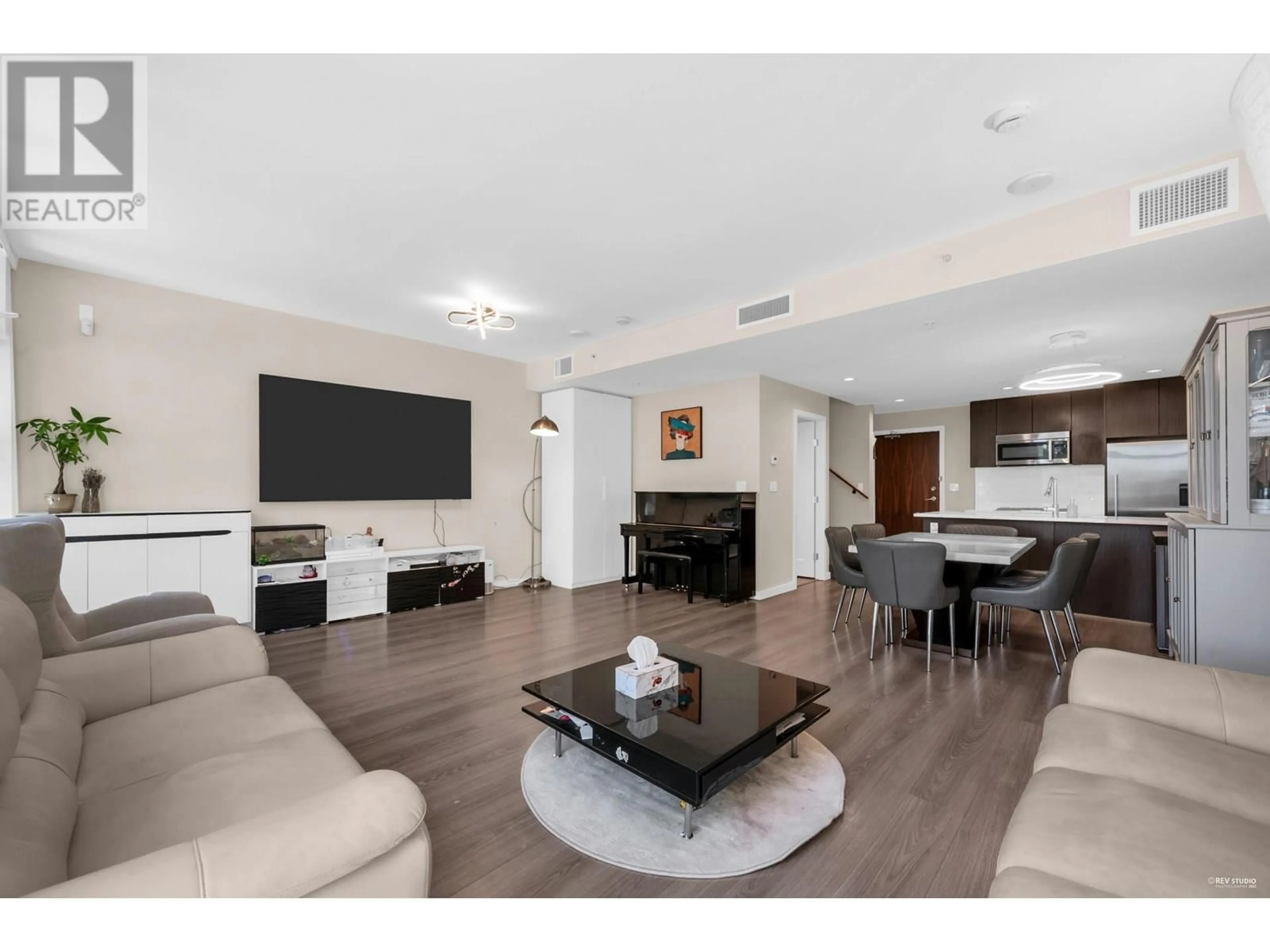 Living room with furniture, unknown for TH16 - 8677 CAPSTAN WAY, Richmond British Columbia V6X0N6