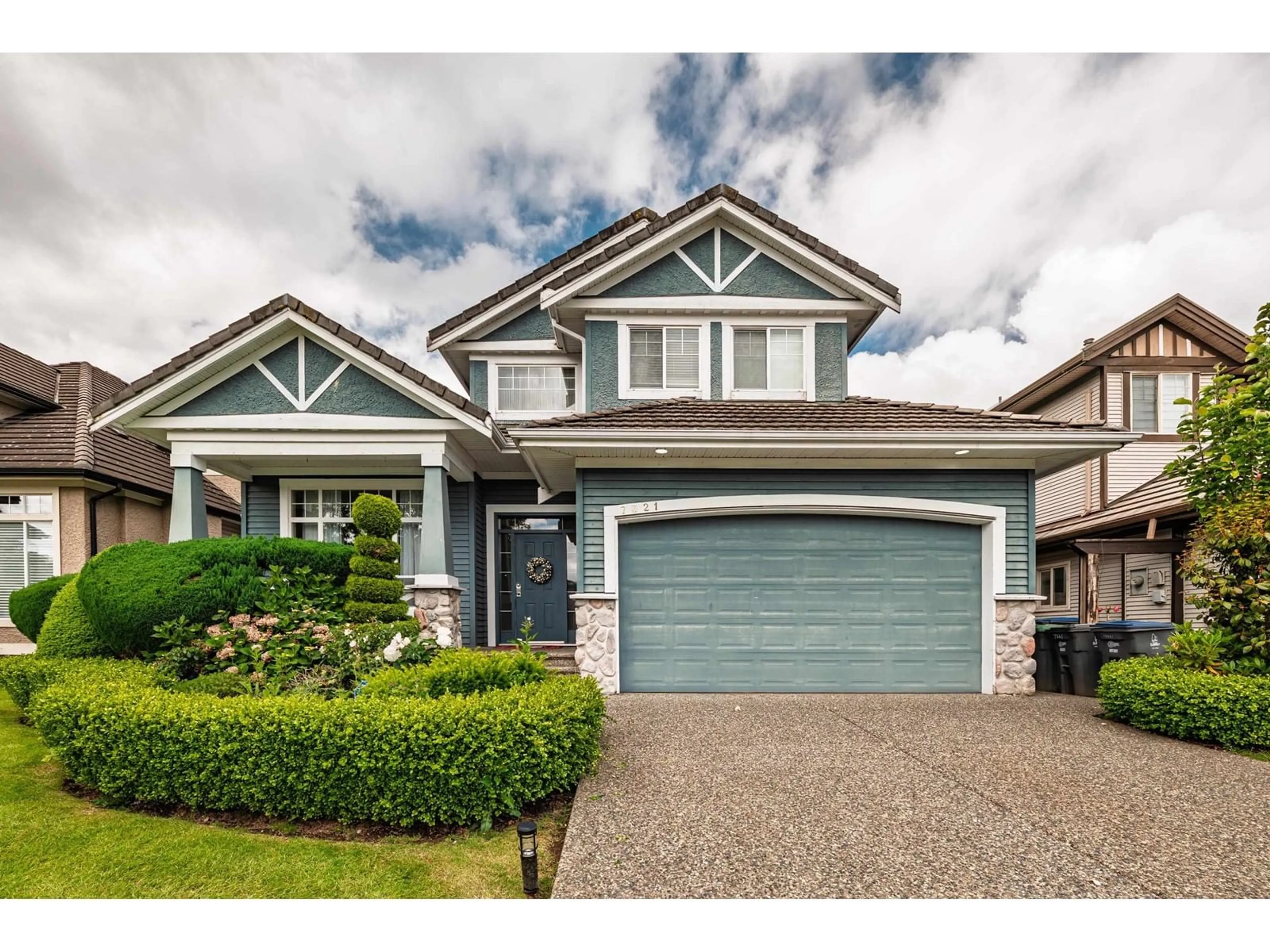 Home with vinyl exterior material, street for 7321 146, Surrey British Columbia V3S8Z7