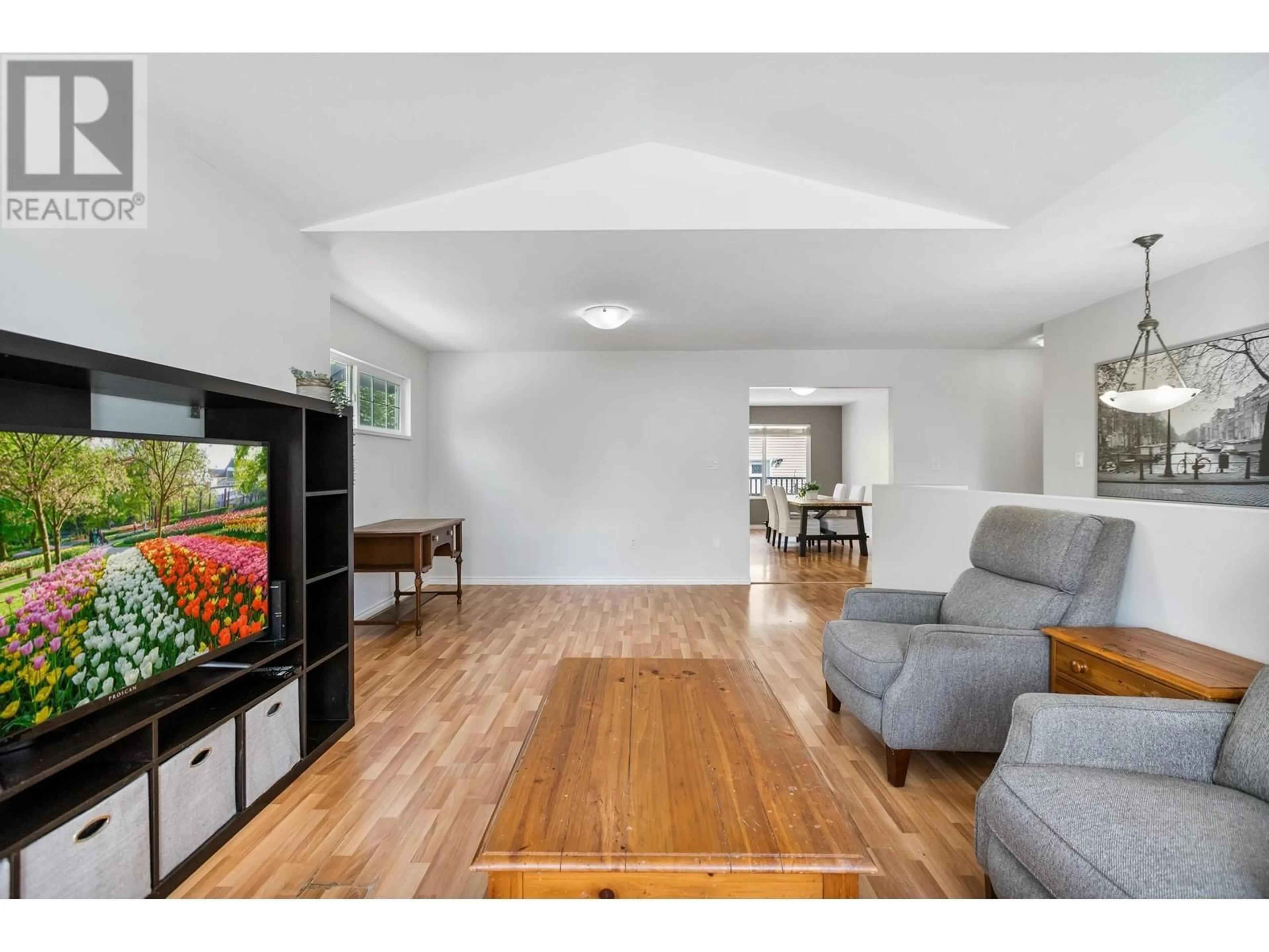 Living room with furniture, unknown for 24003 109 AVENUE, Maple Ridge British Columbia V2W1Z4