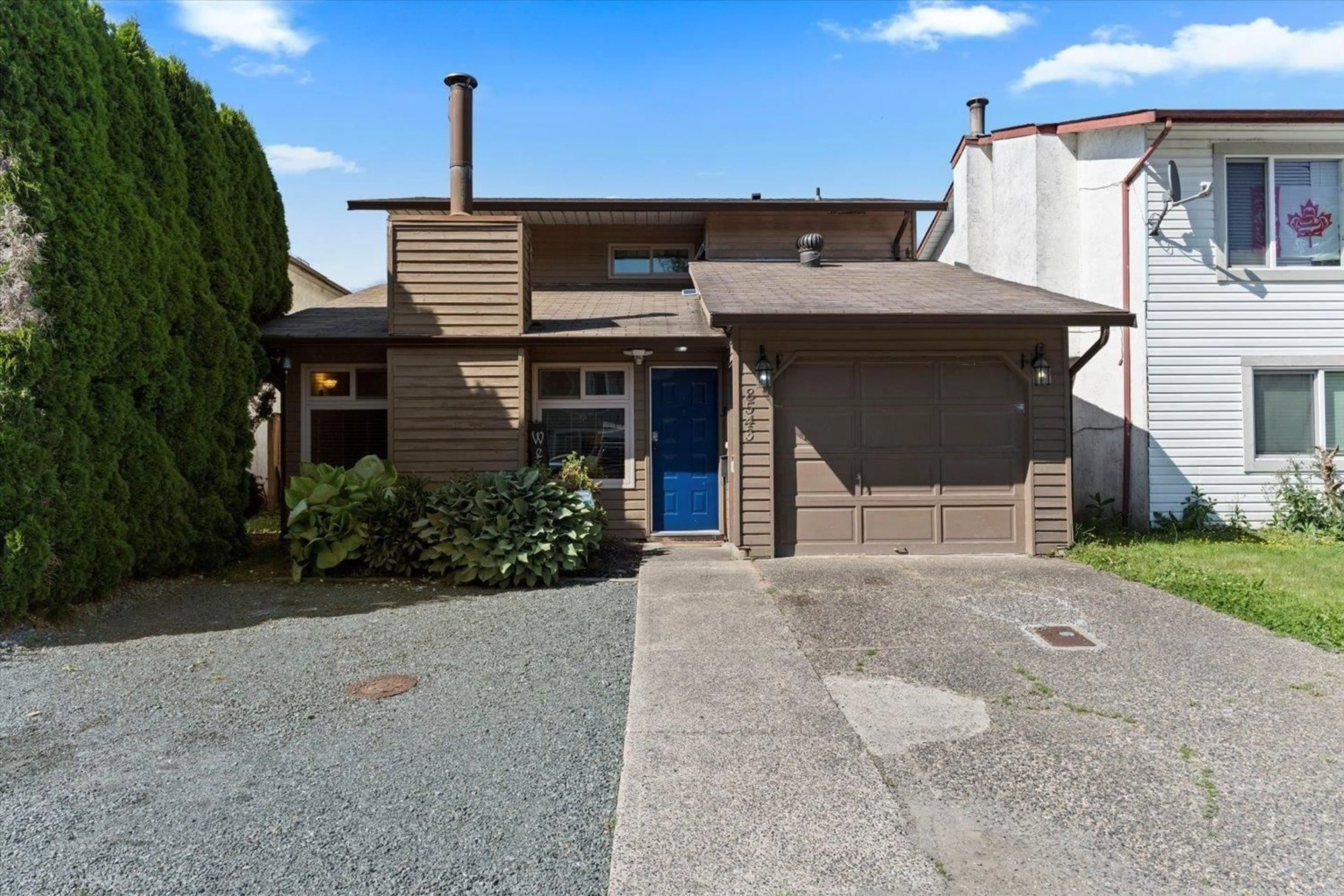 A pic from outside/outdoor area/front of a property/back of a property/a pic from drone, street for 8543 MCCUTCHEON AVENUE, Chilliwack British Columbia V2P7L3