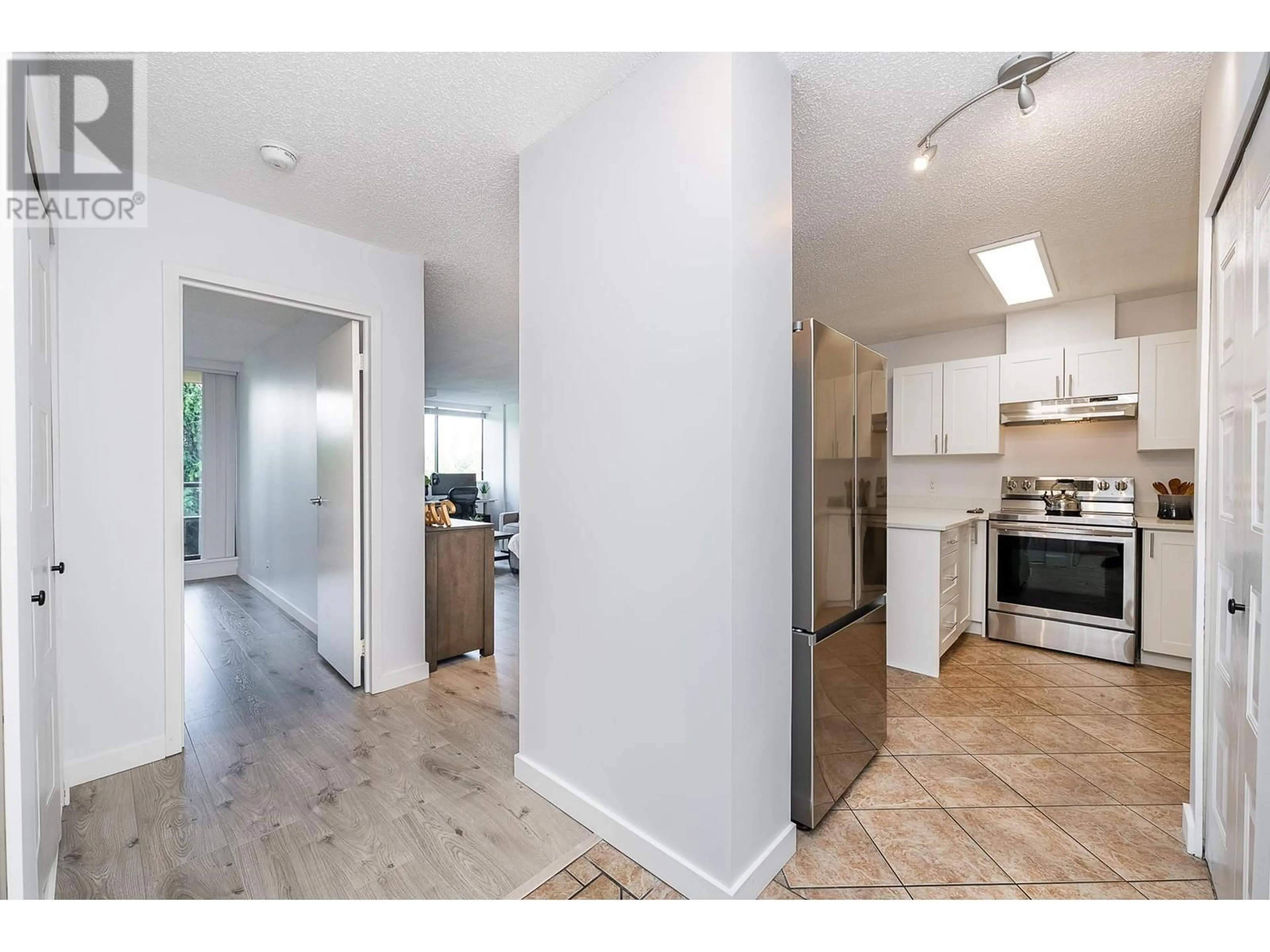 Unknown for 605 - 3970 CARRIGAN COURT, Burnaby British Columbia V3N4S5
