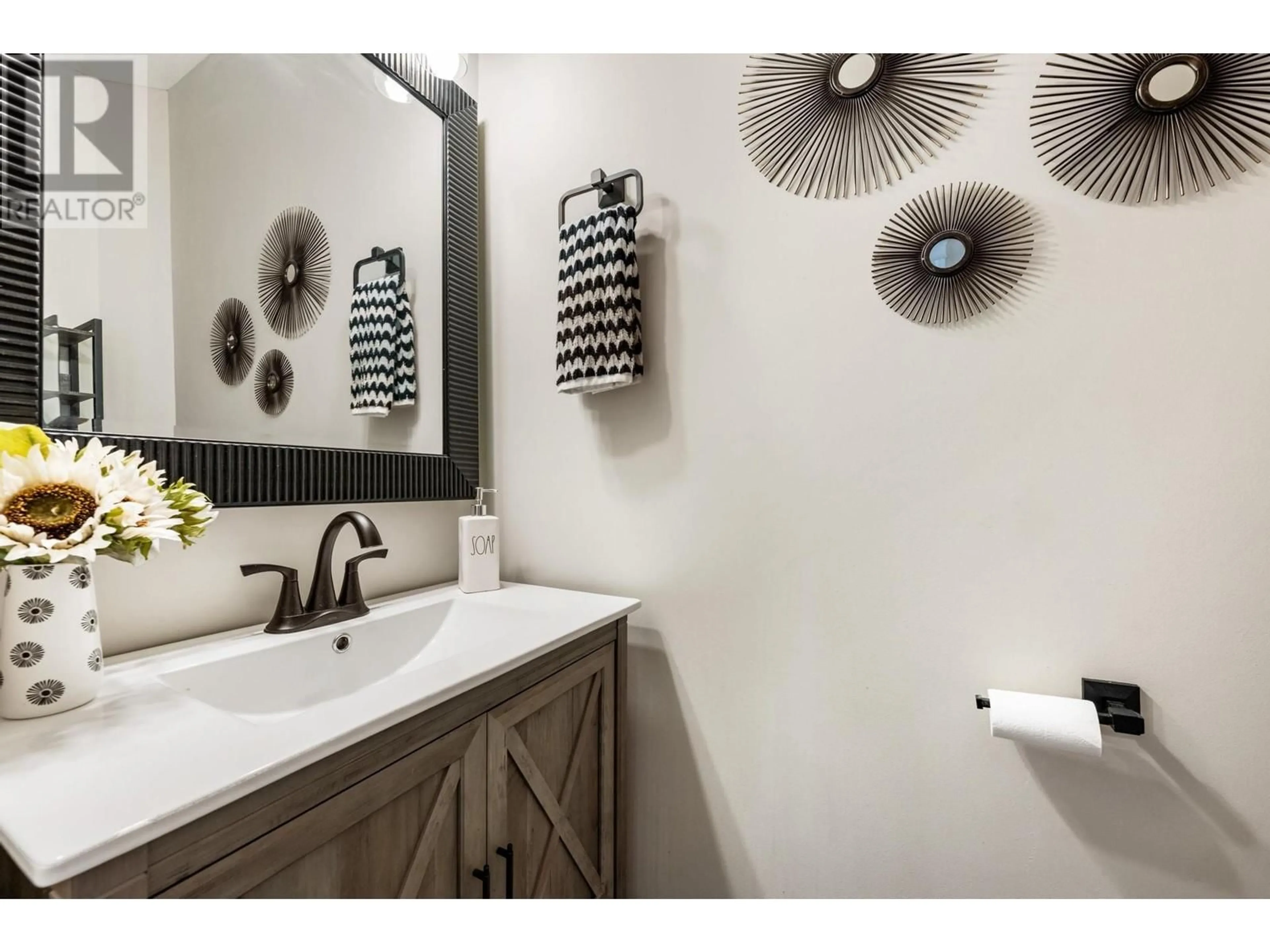Contemporary bathroom, ceramic/tile floor for 23621 111A AVENUE, Maple Ridge British Columbia V2W2G1