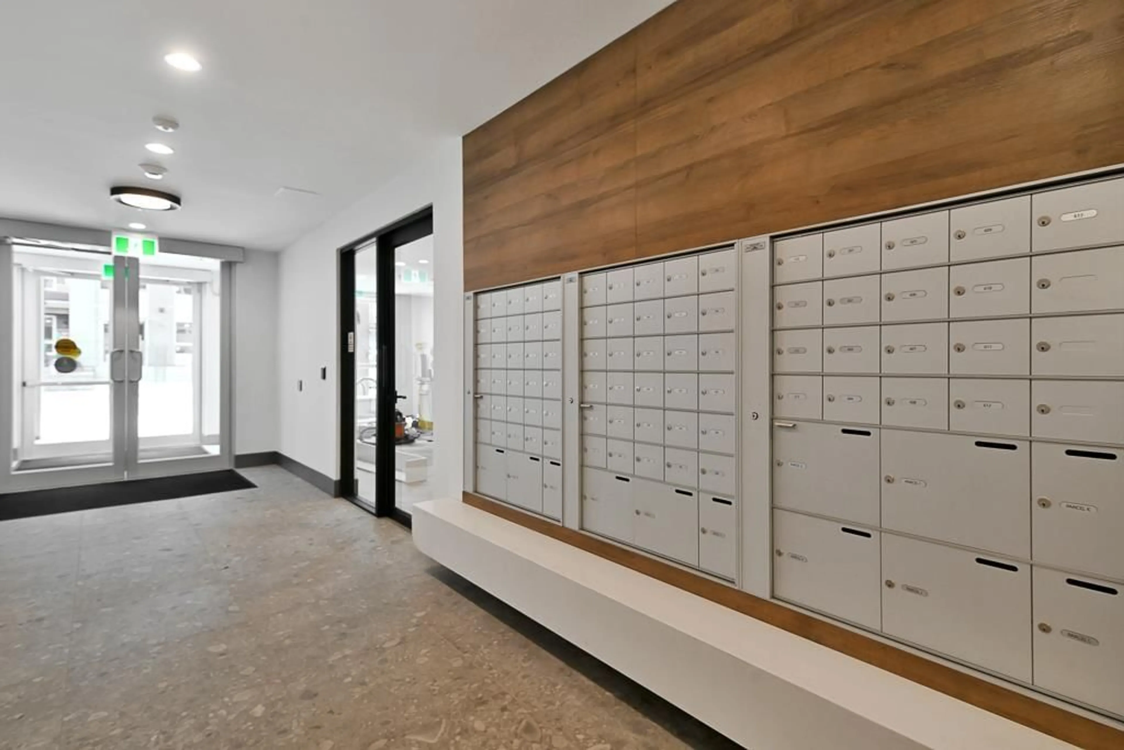 Indoor foyer for 308 - 30490 CARDINAL, Abbotsford British Columbia V2T0C5