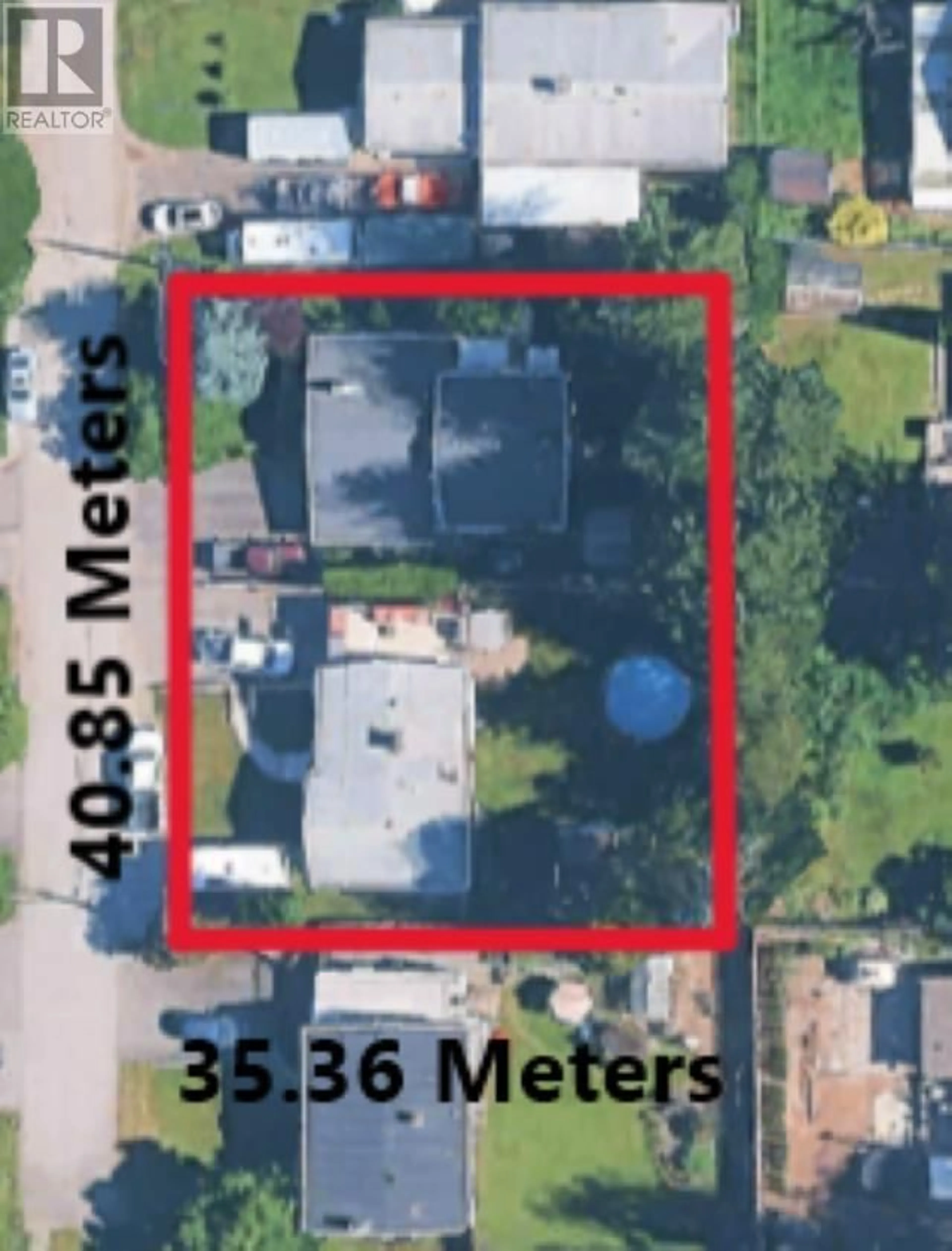 A pic from outside/outdoor area/front of a property/back of a property/a pic from drone, street for 12304 FULTON STREET, Maple Ridge British Columbia V2X6L5