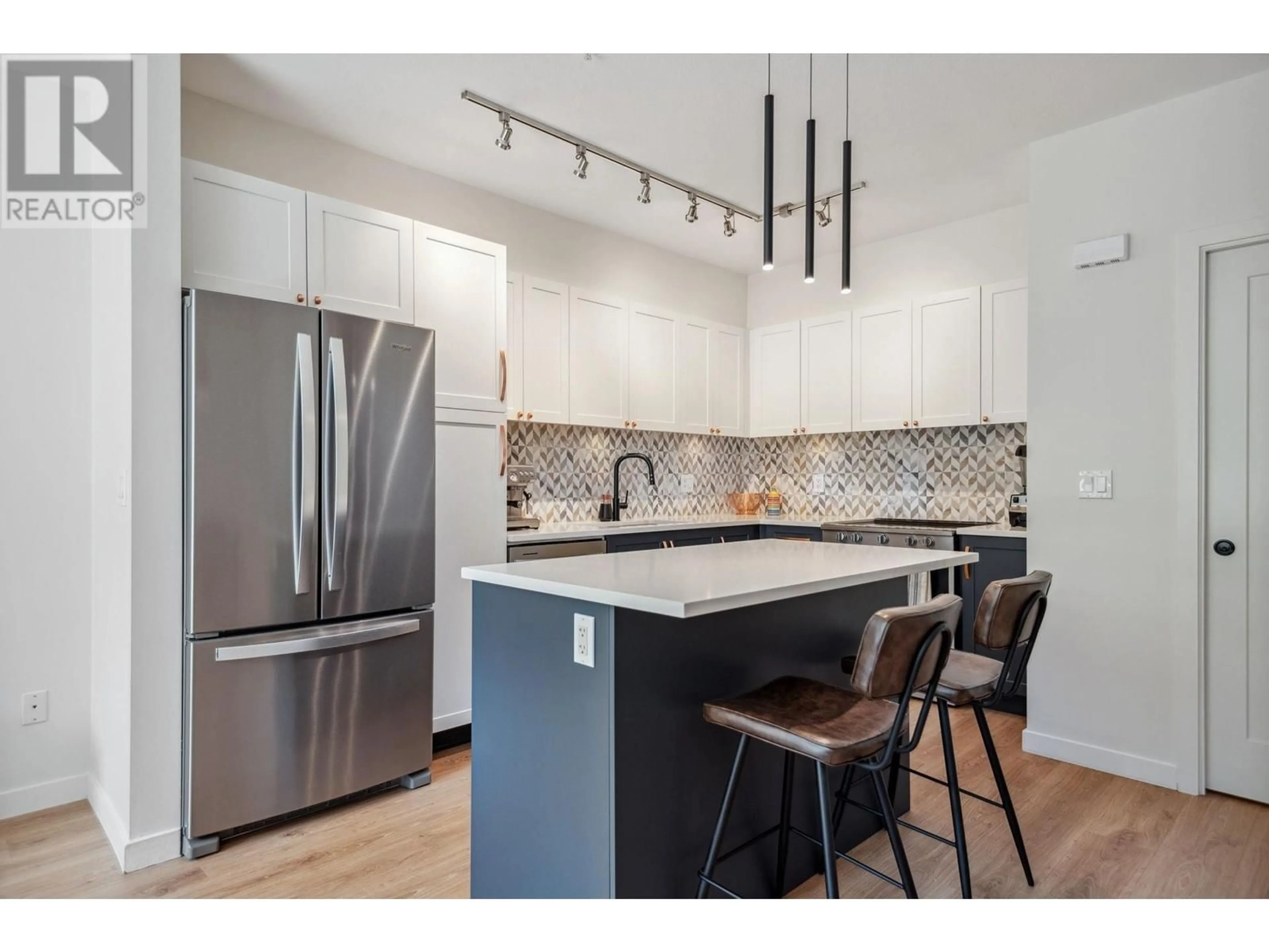 Open concept kitchen, unknown for 12 - 3728 THURSTON STREET, Burnaby British Columbia V5H0E6