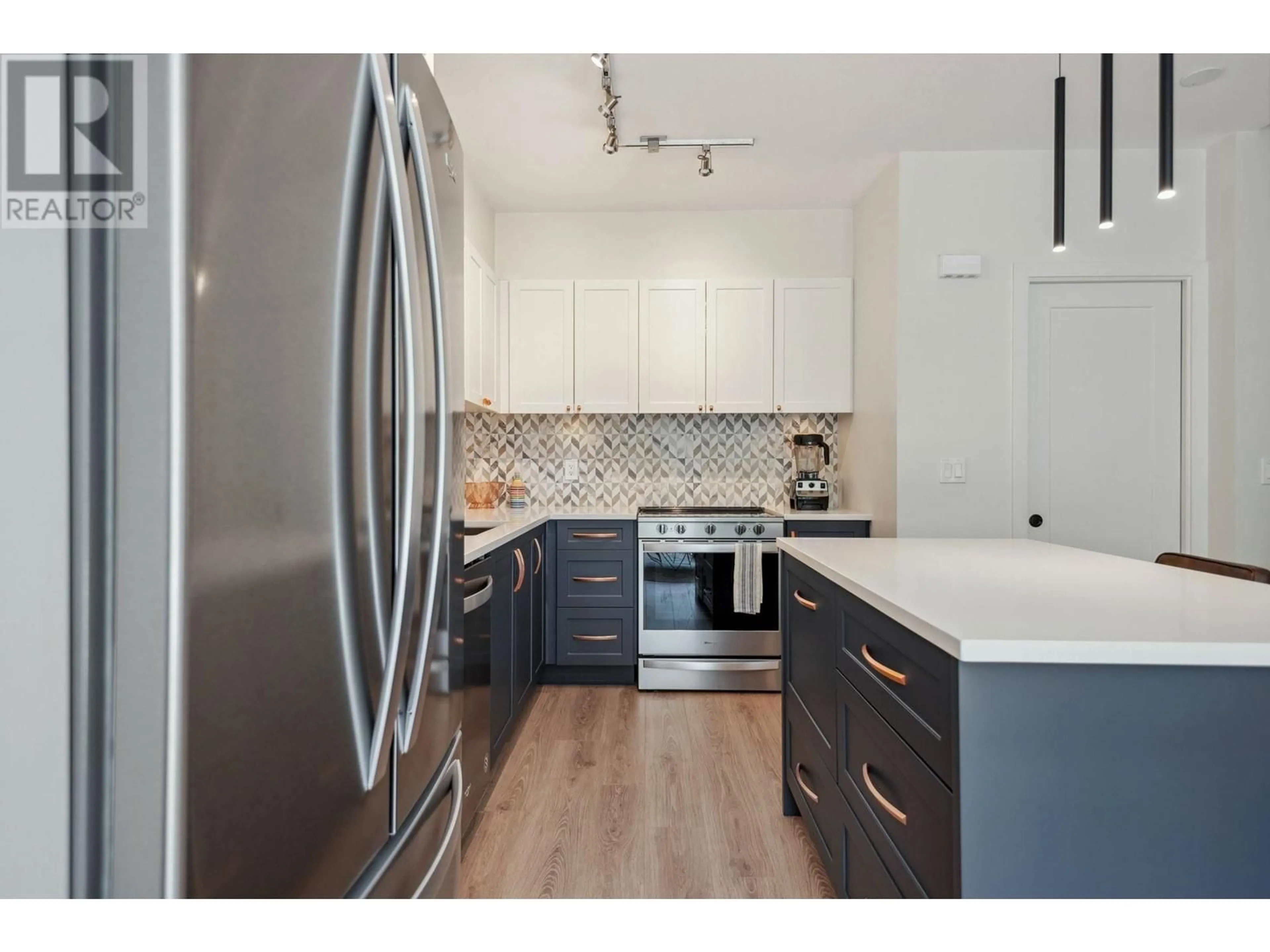 Unknown for 12 - 3728 THURSTON STREET, Burnaby British Columbia V5H0E6