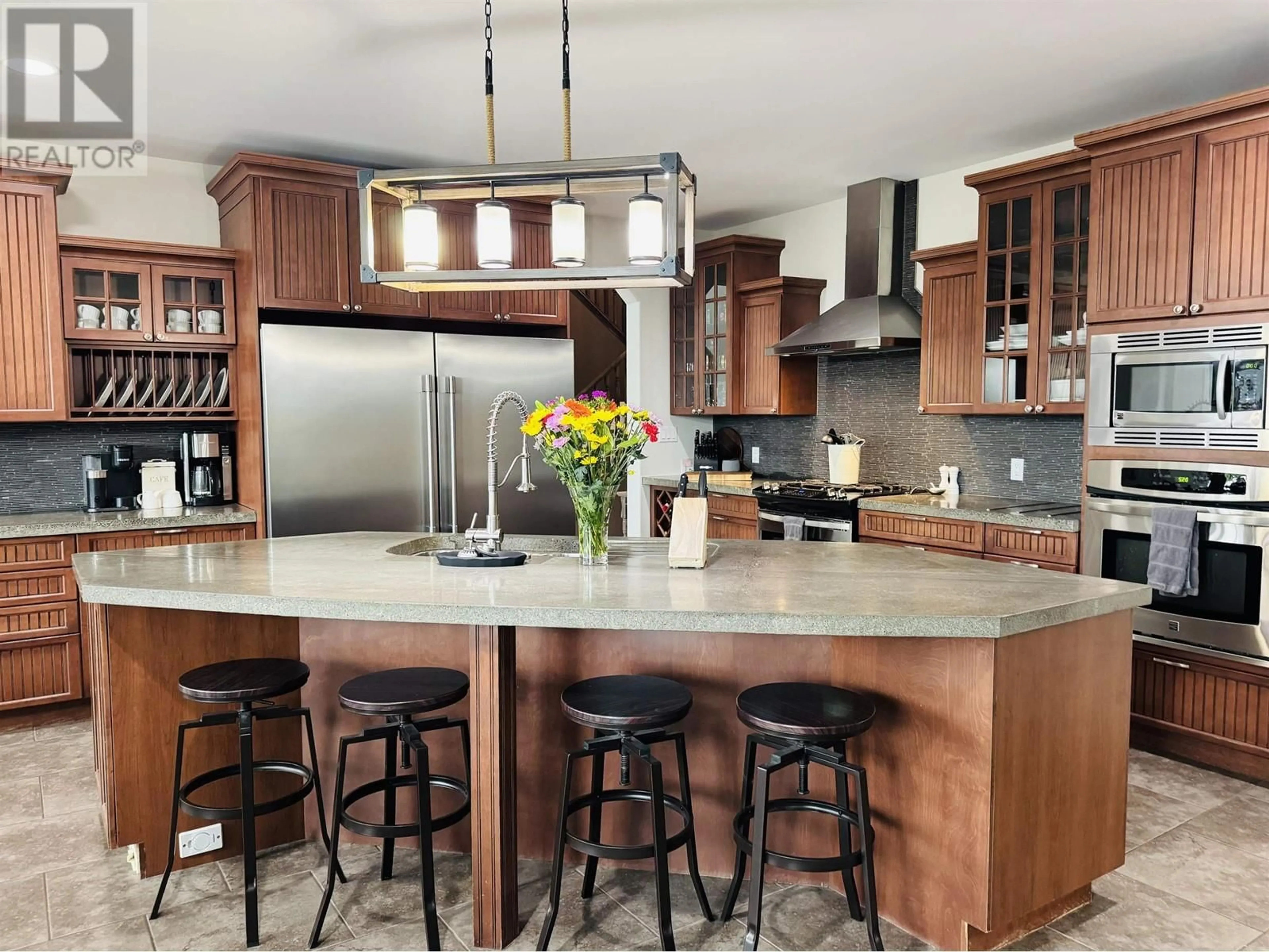 Contemporary kitchen, ceramic/tile floor for 1731 MACGREGOR DRIVE, Williams Lake British Columbia V2G4W1