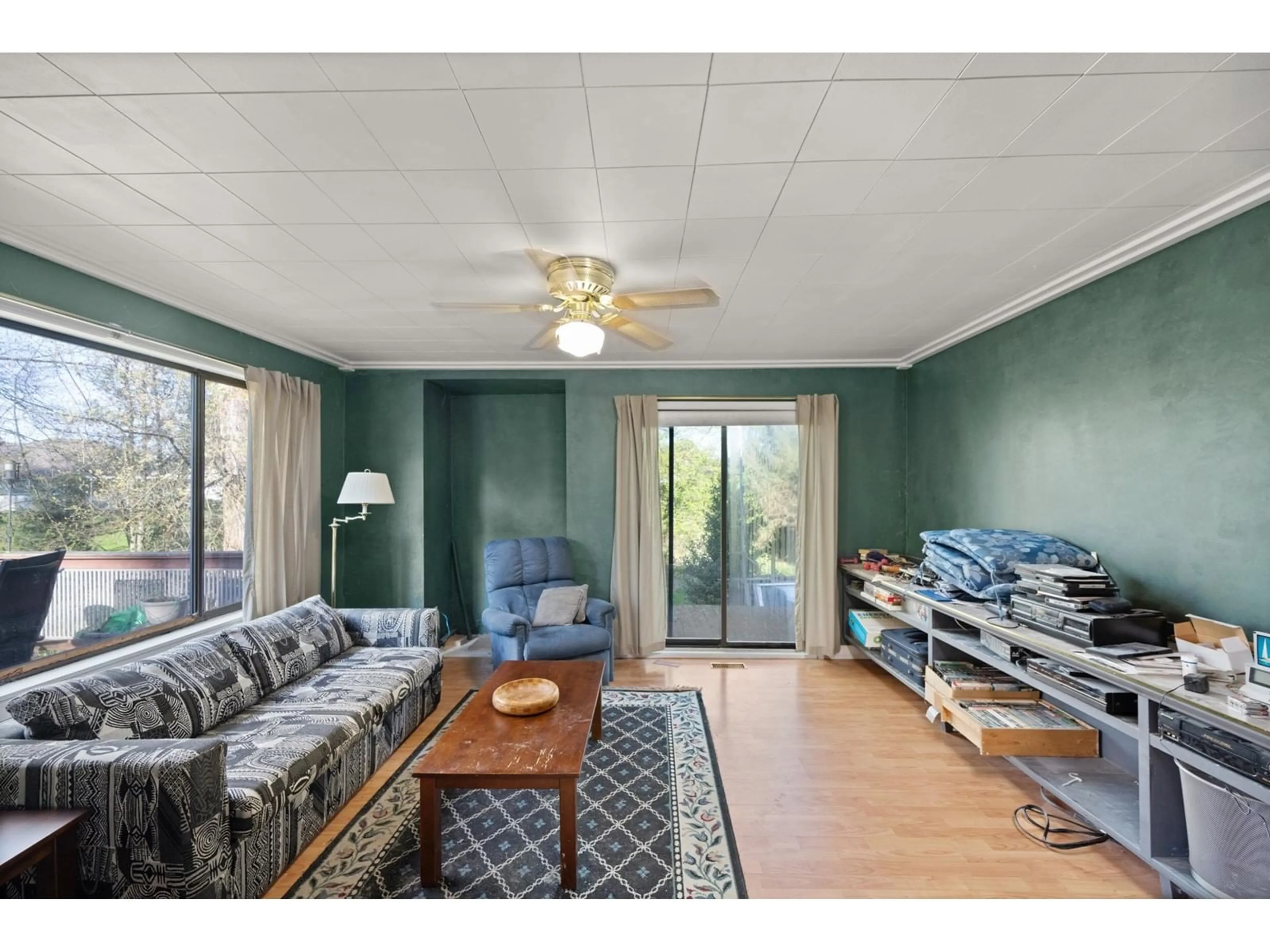 Living room with furniture, unknown for 27394 30, Langley British Columbia V3A2V3