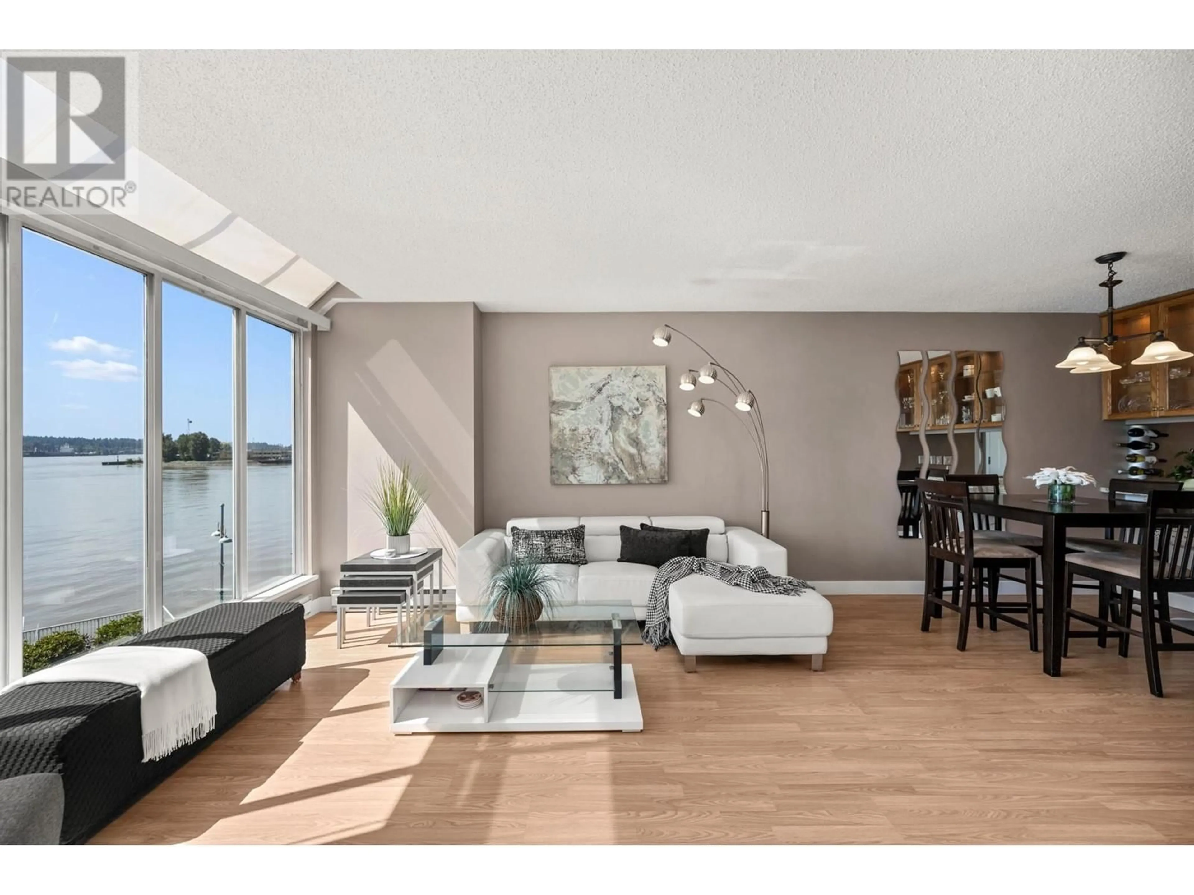 Living room with furniture, unknown for 301 - 31 RELIANCE COURT, New Westminster British Columbia V3M6C6