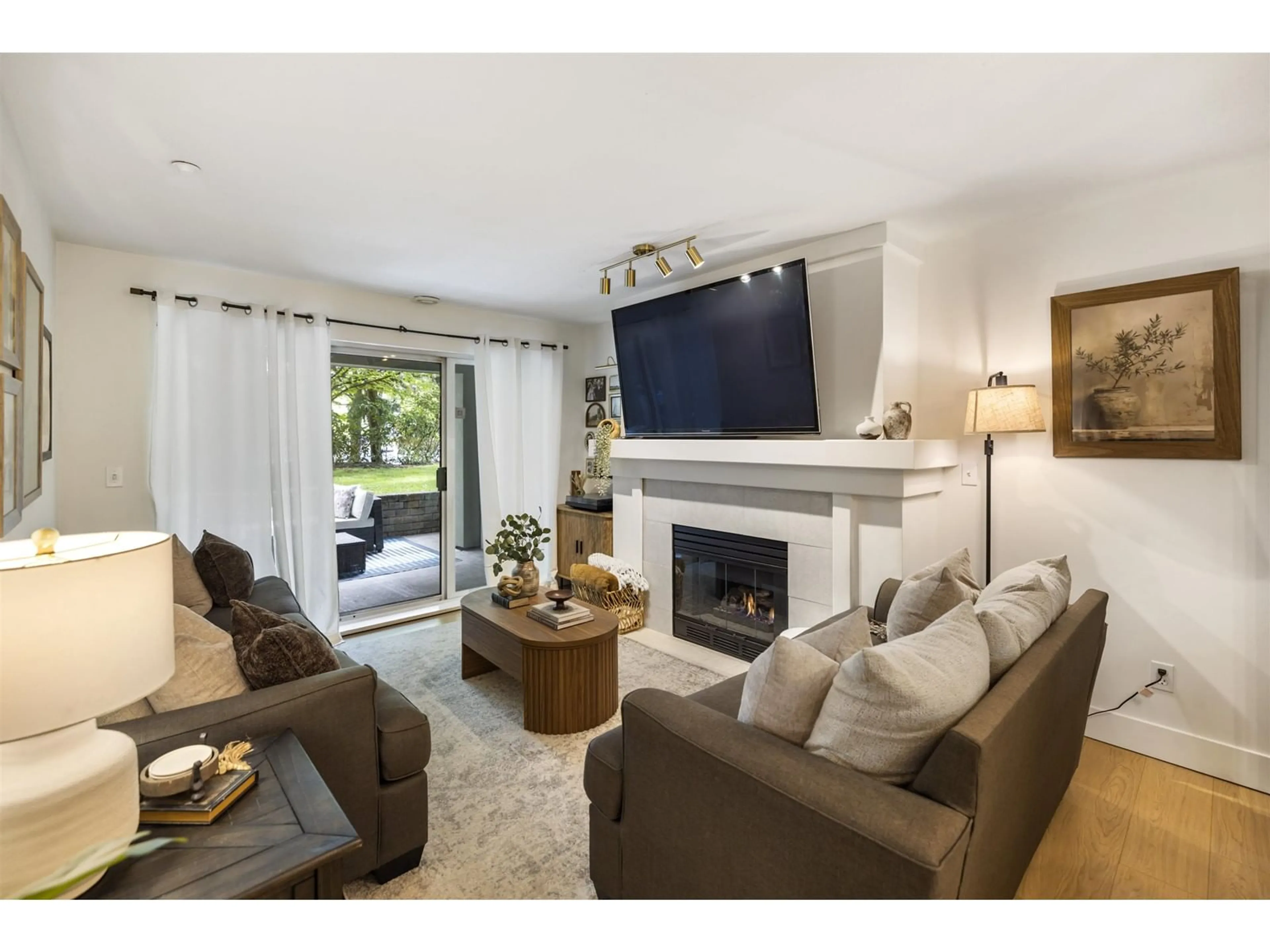 Living room with furniture, unknown for 108 - 20110 MICHAUD, Langley British Columbia V3A4B1