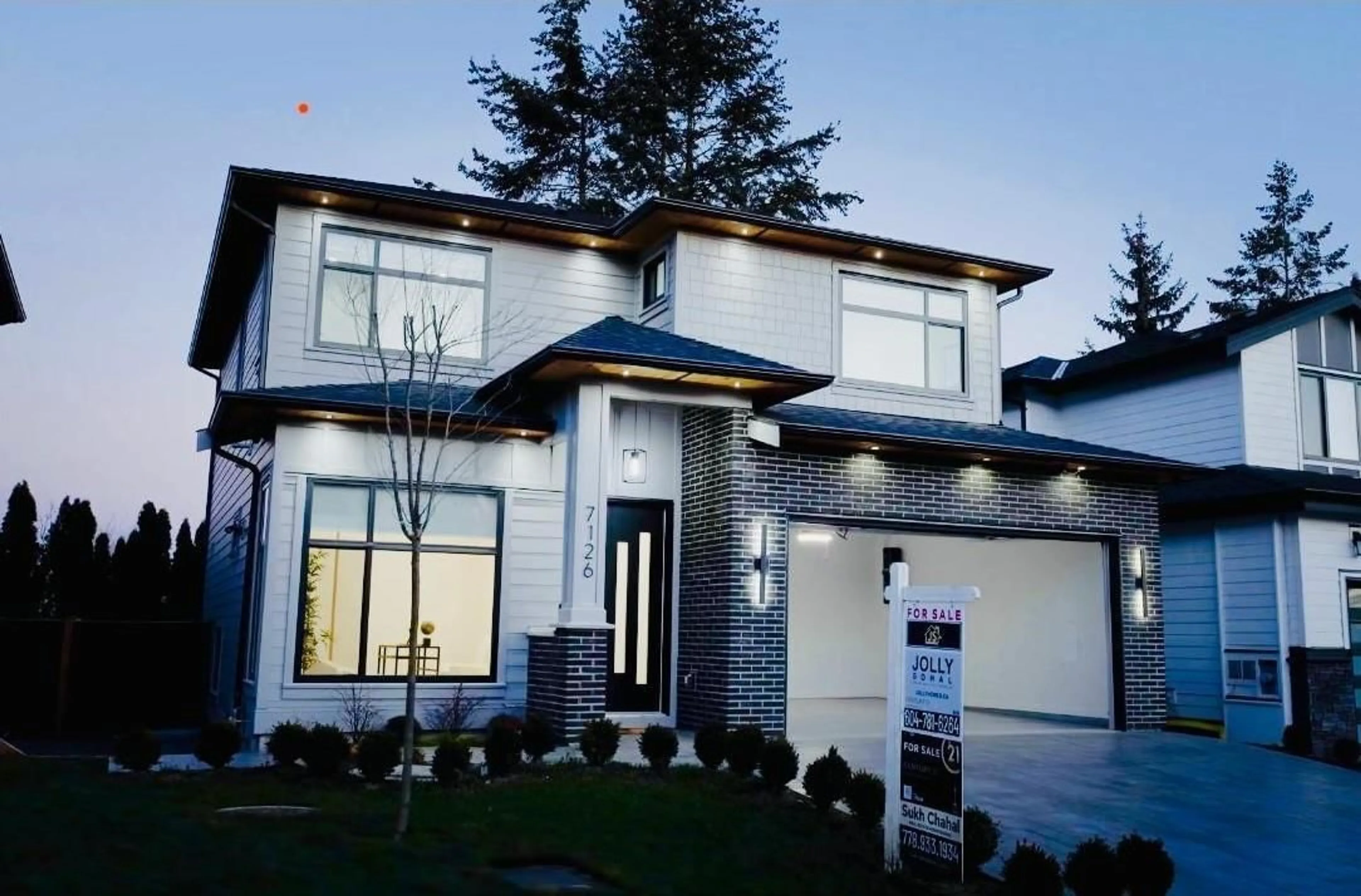 Home with vinyl exterior material, street for 7126 204A, Langley British Columbia V2Y3S7