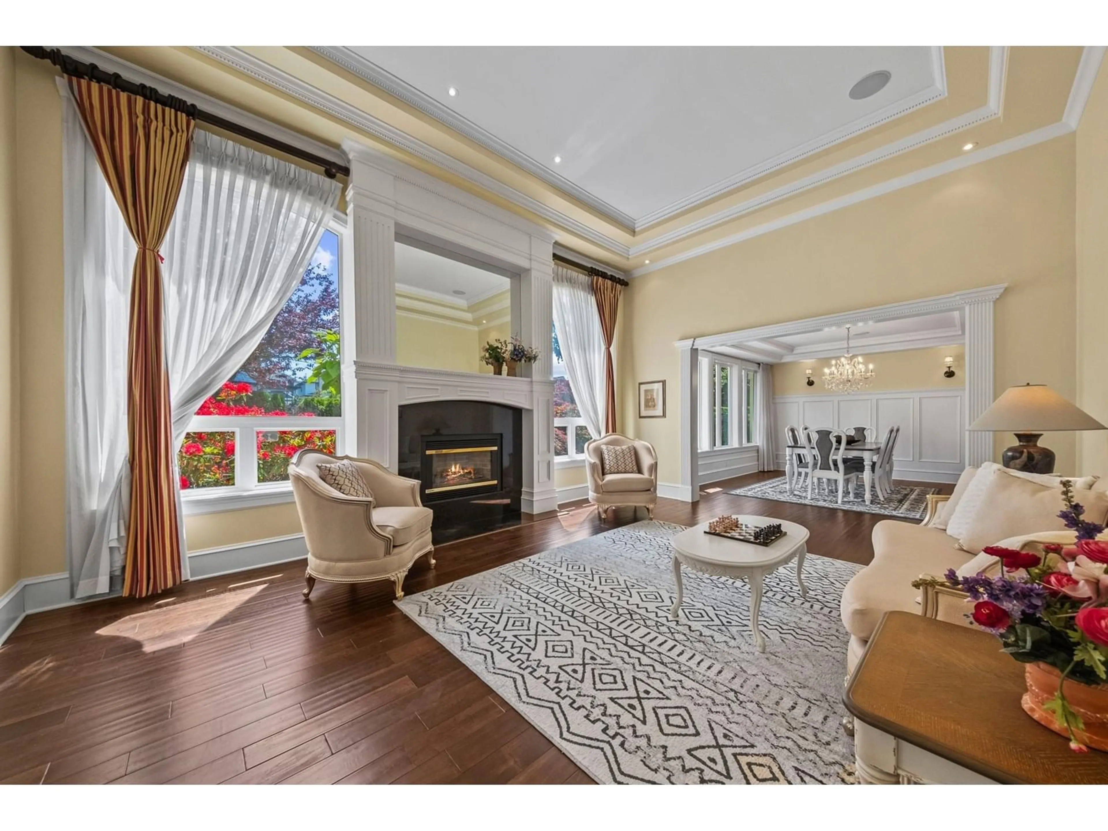 Living room with furniture, unknown for 16581 26, Surrey British Columbia V3Z9W9