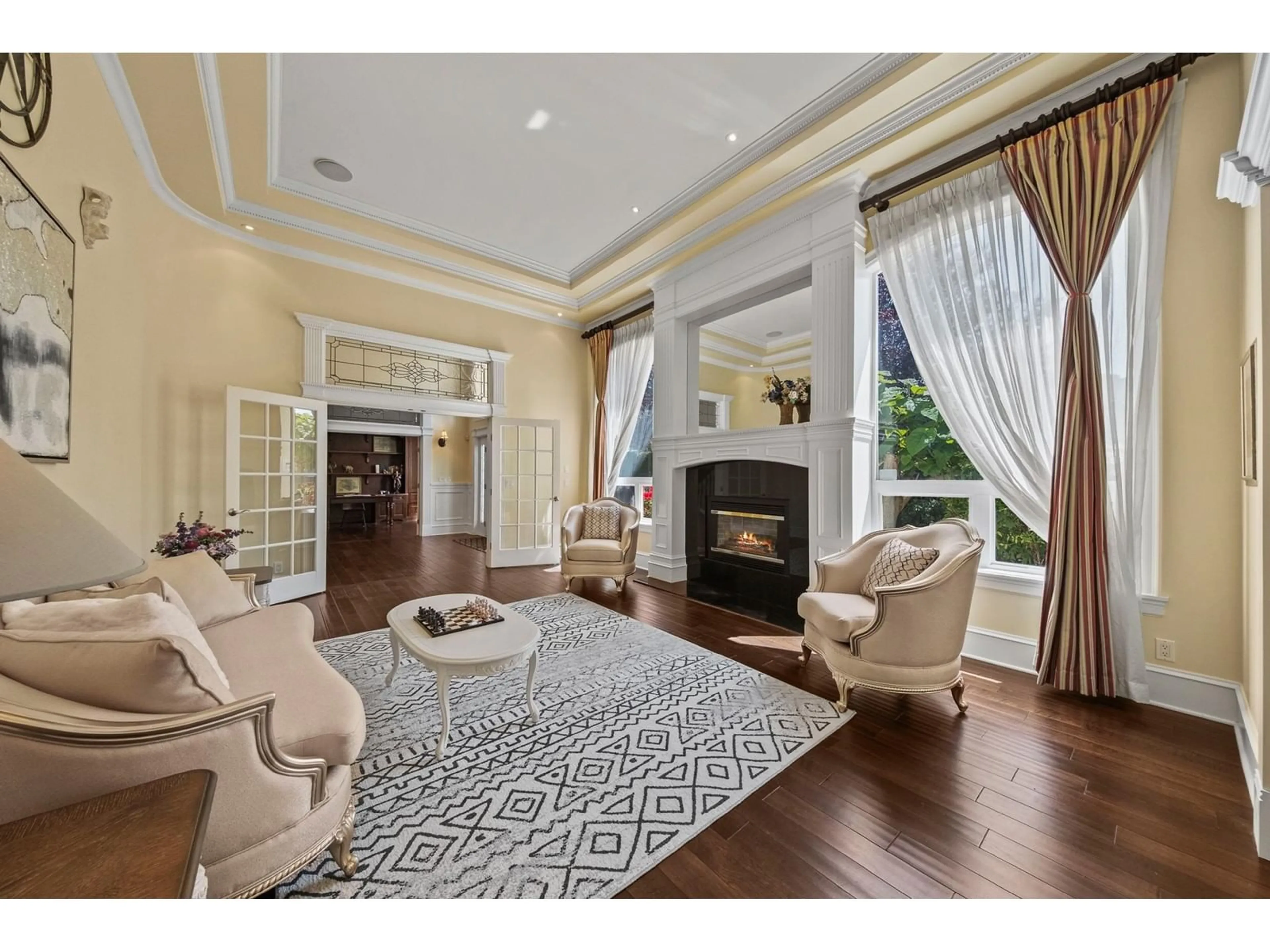 Living room with furniture, unknown for 16581 26, Surrey British Columbia V3Z9W9
