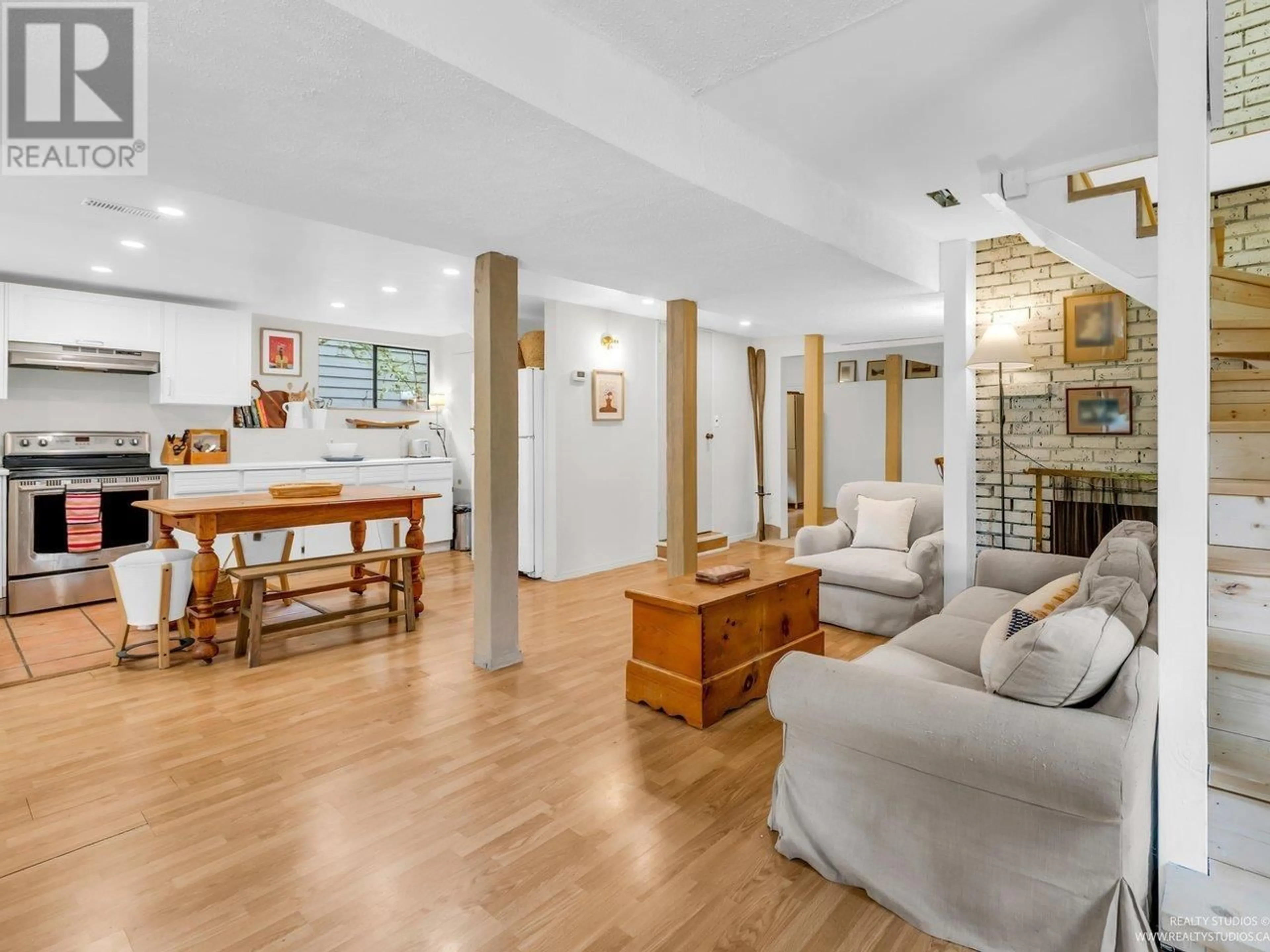 Living room with furniture, unknown for 1706 DEEP COVE ROAD, North Vancouver British Columbia V7G1S5
