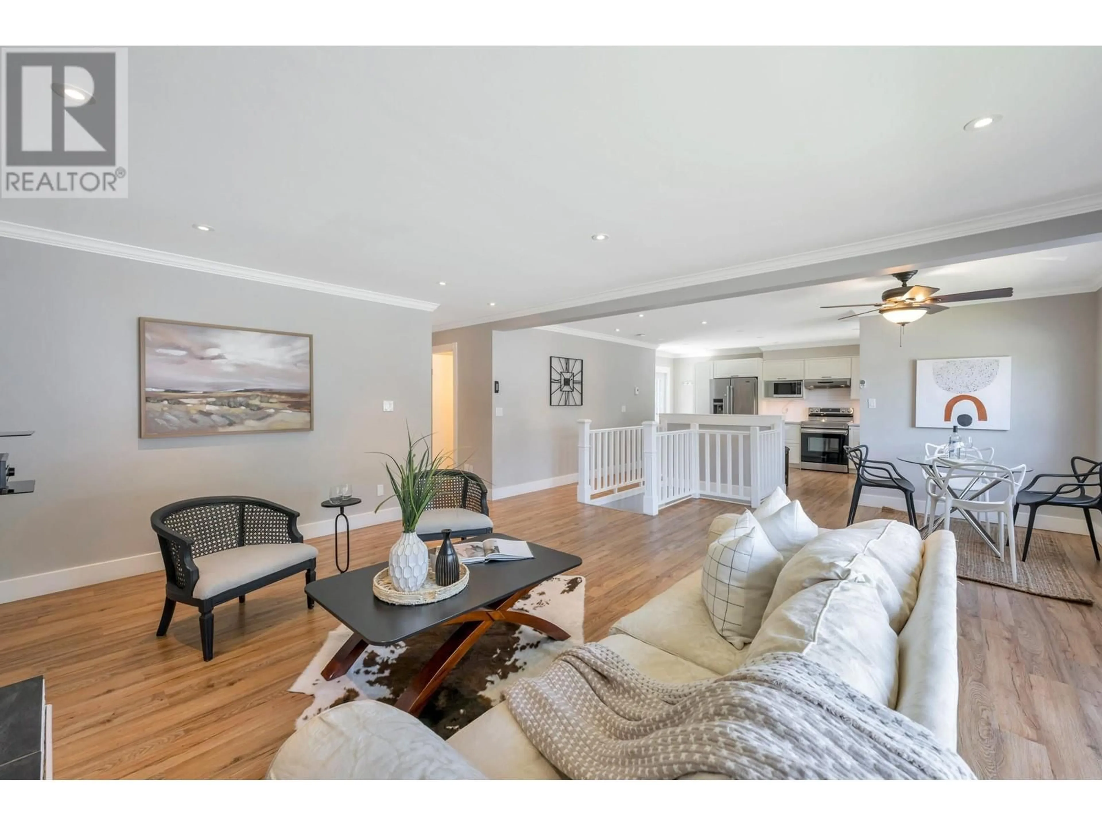 Living room with furniture, wood/laminate floor for 19346 121B AVENUE, Pitt Meadows British Columbia V3Y1J4