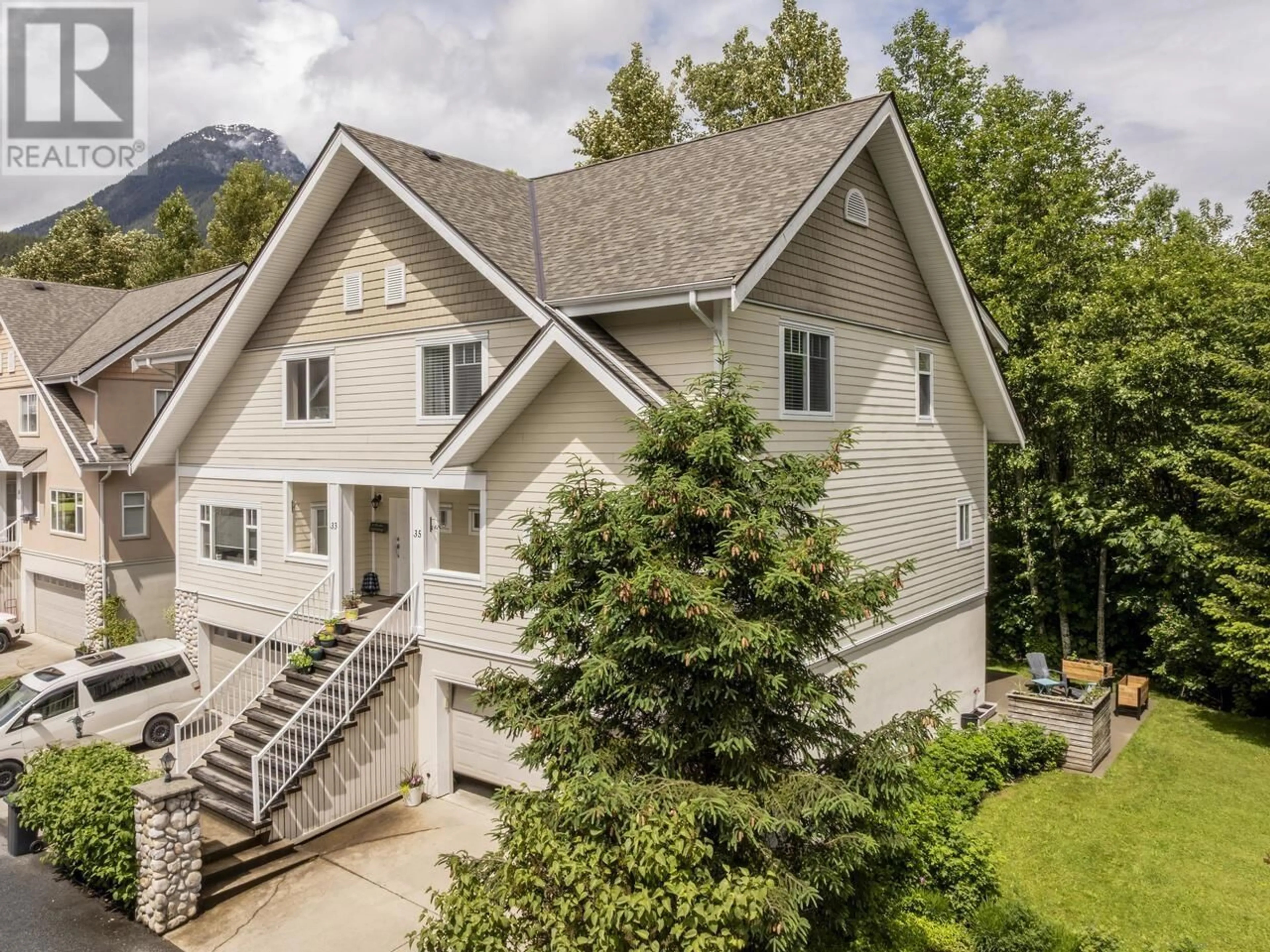 A pic from outside/outdoor area/front of a property/back of a property/a pic from drone, mountain view for 35 - 1200 EDGEWATER DRIVE, Squamish British Columbia V8B0E7
