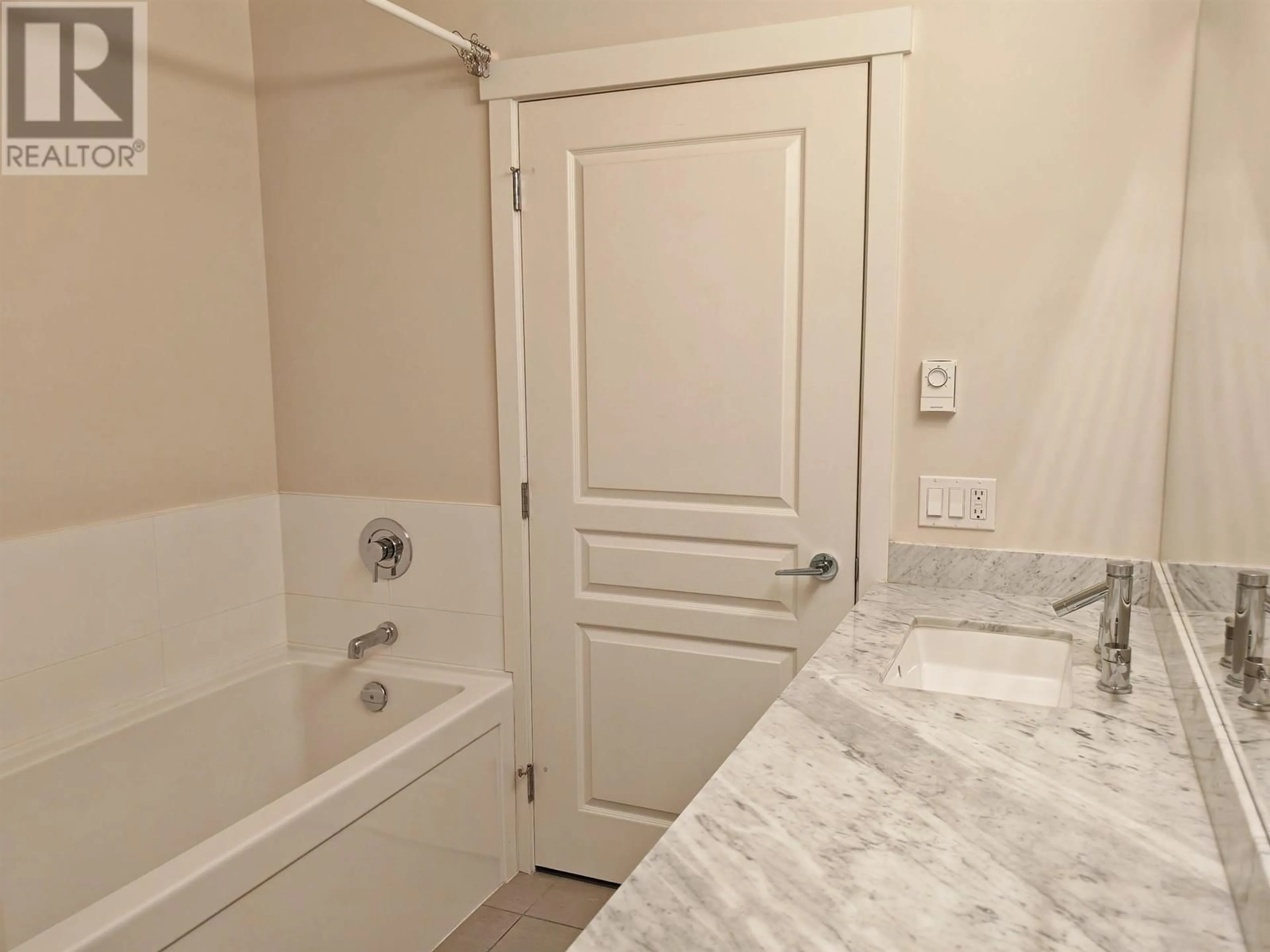 Standard bathroom, ceramic/tile floor for 332 - 9388 MCKIM WAY, Richmond British Columbia V6X0J7