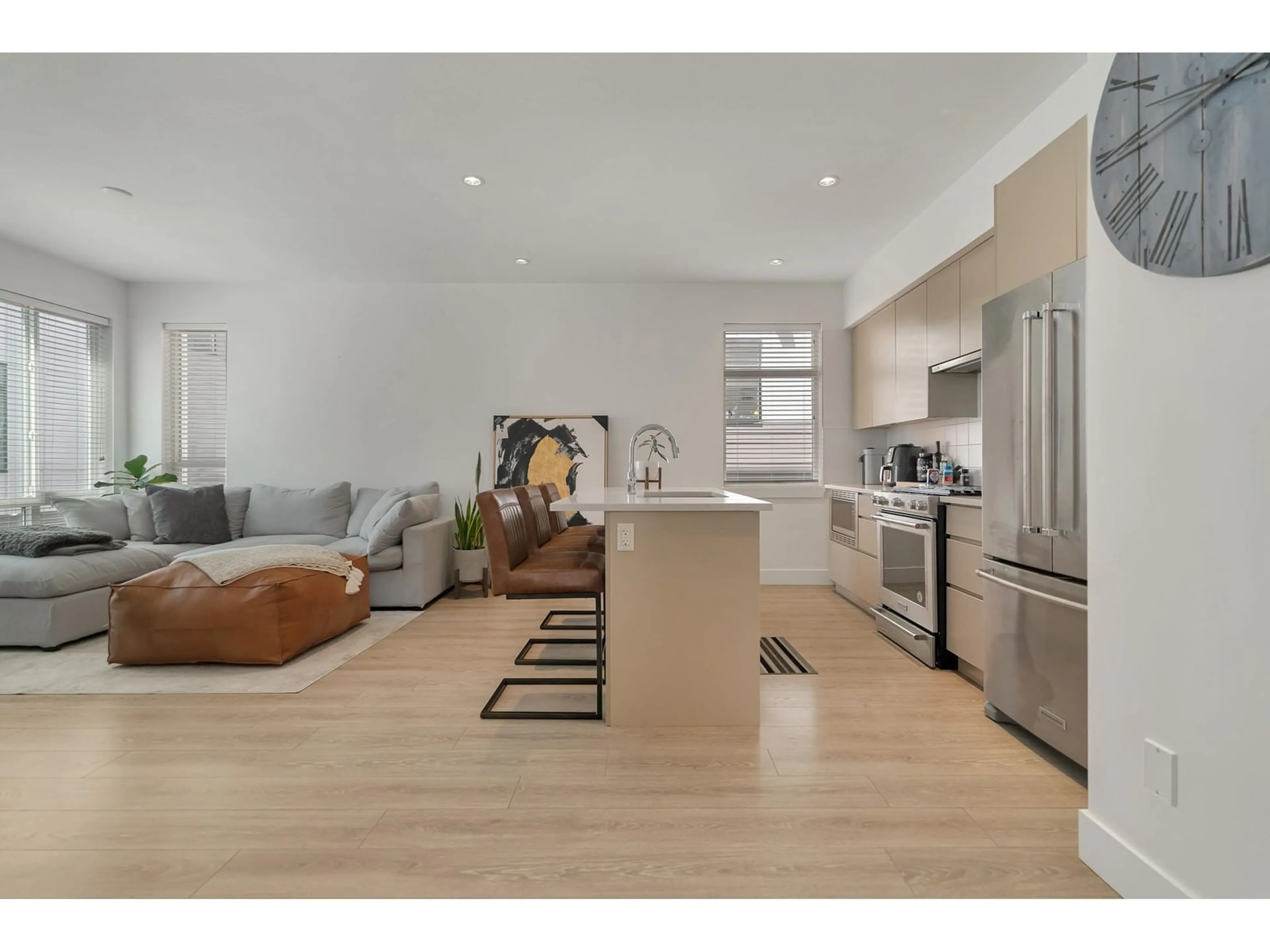 Open concept kitchen, unknown for 128 - 16433 19, Surrey British Columbia V3Z0Z1