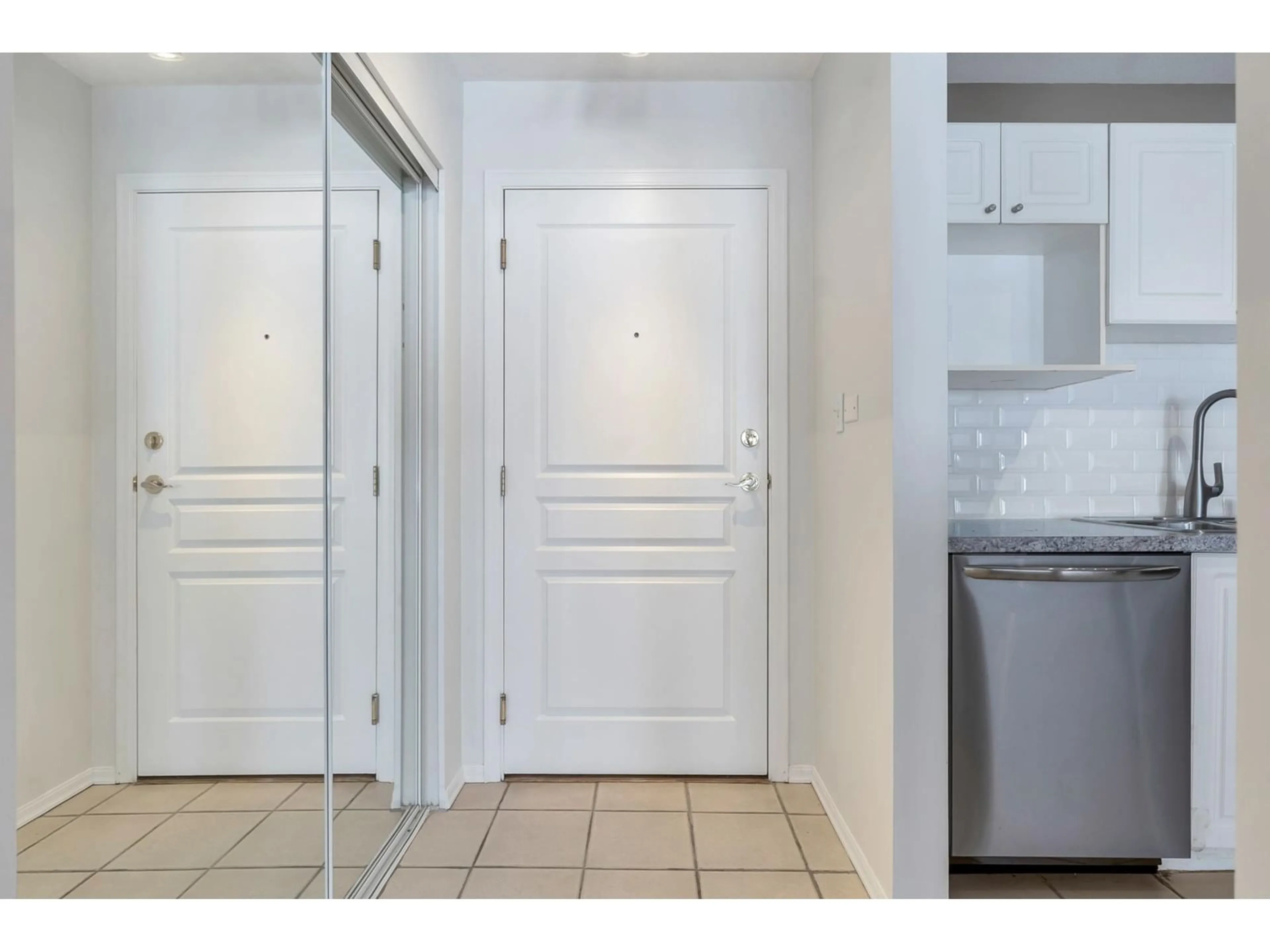Indoor entryway for 201 - 13955 LAUREL, Surrey British Columbia V3T1A8