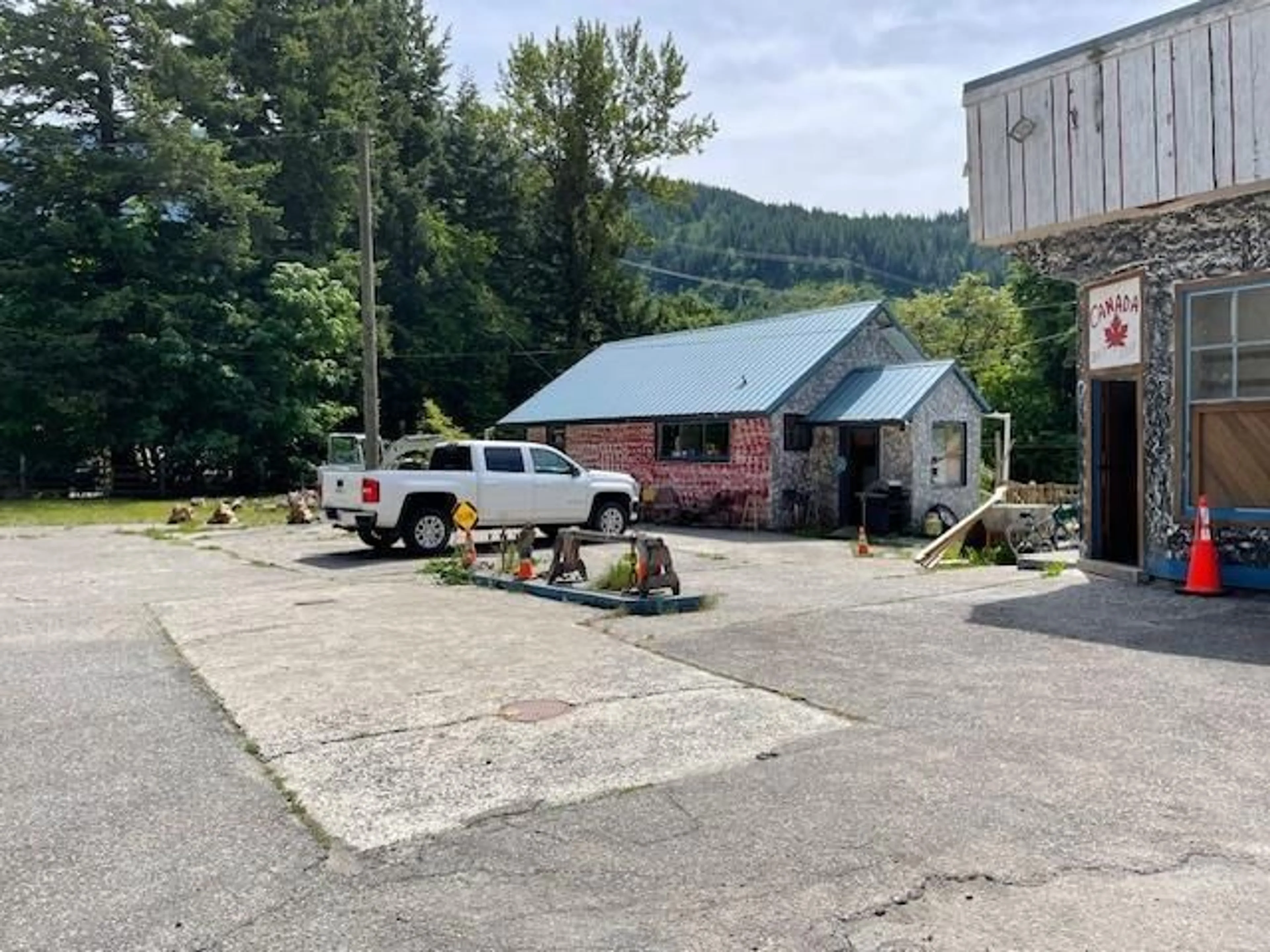 A pic from outside/outdoor area/front of a property/back of a property/a pic from drone, mountain view for 31244 MARY STREET, Yale British Columbia V0K2S0
