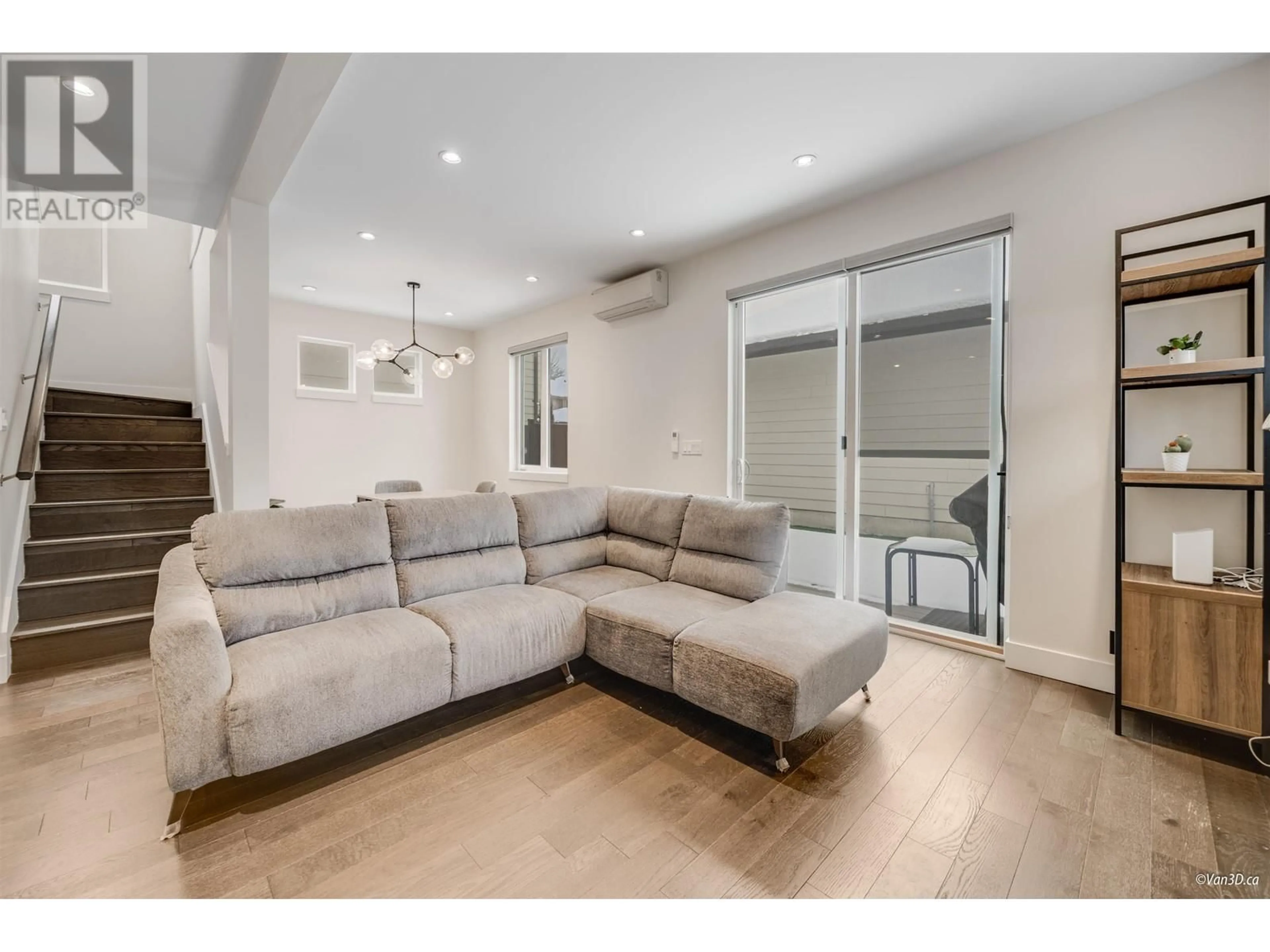 Living room with furniture, unknown for 101 - 718 MORRISON AVENUE, Coquitlam British Columbia V3J4H7
