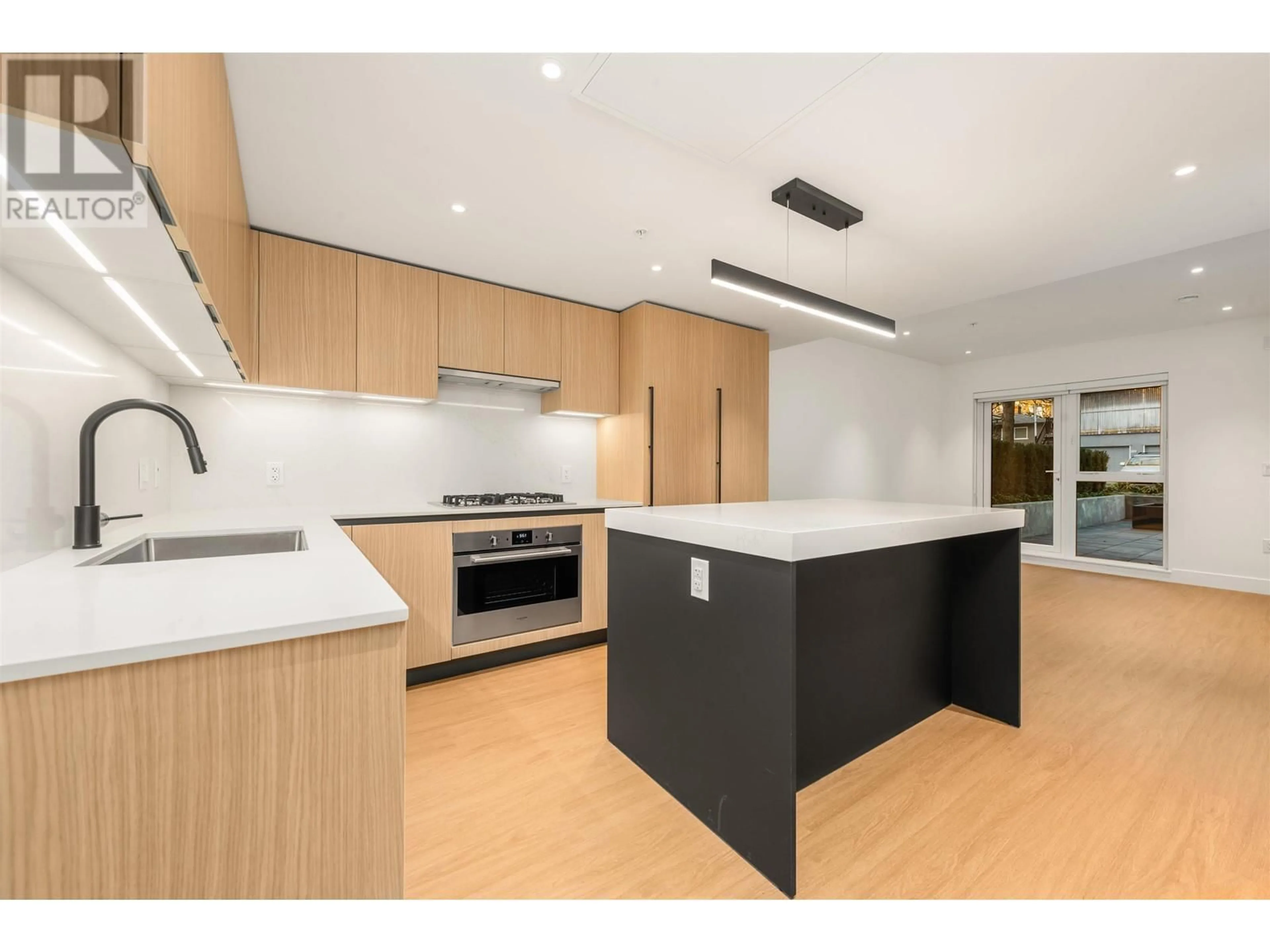 Unknown for 113 - 2235 BROADWAY, Vancouver British Columbia V5N0J5