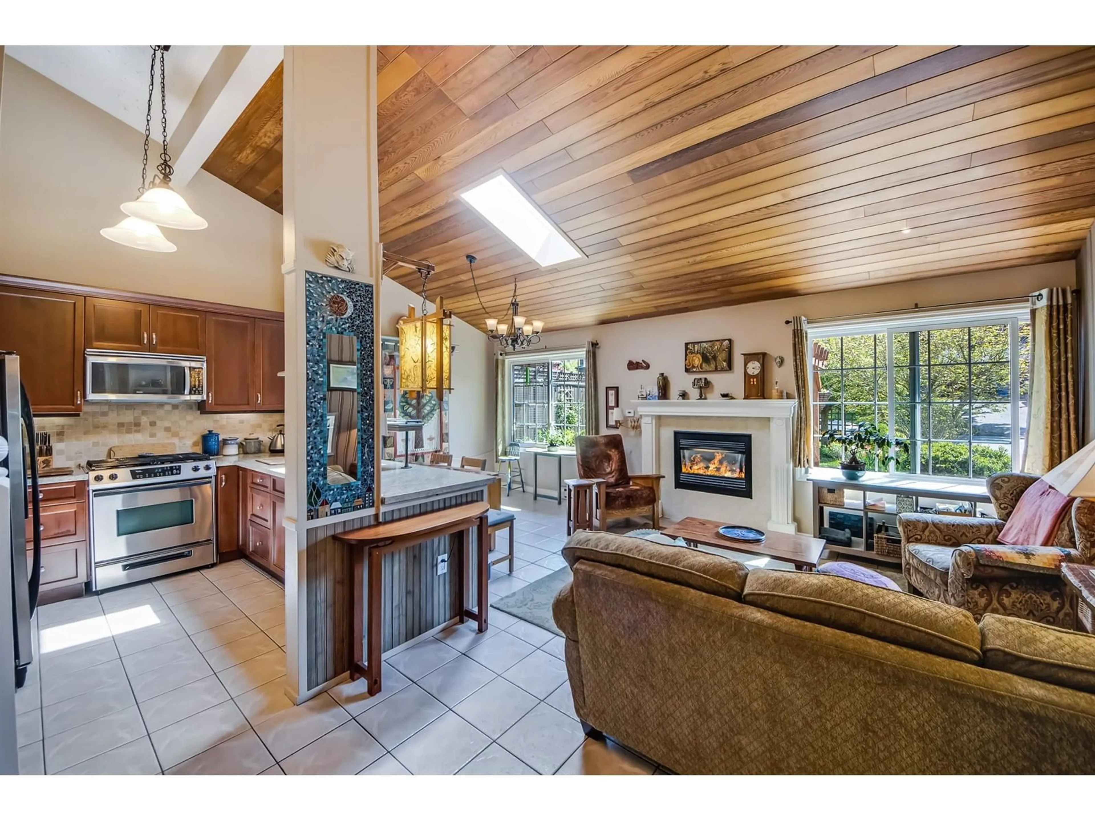 Open concept kitchen, unknown for 34445 DONLYN, Abbotsford British Columbia V2S4W6