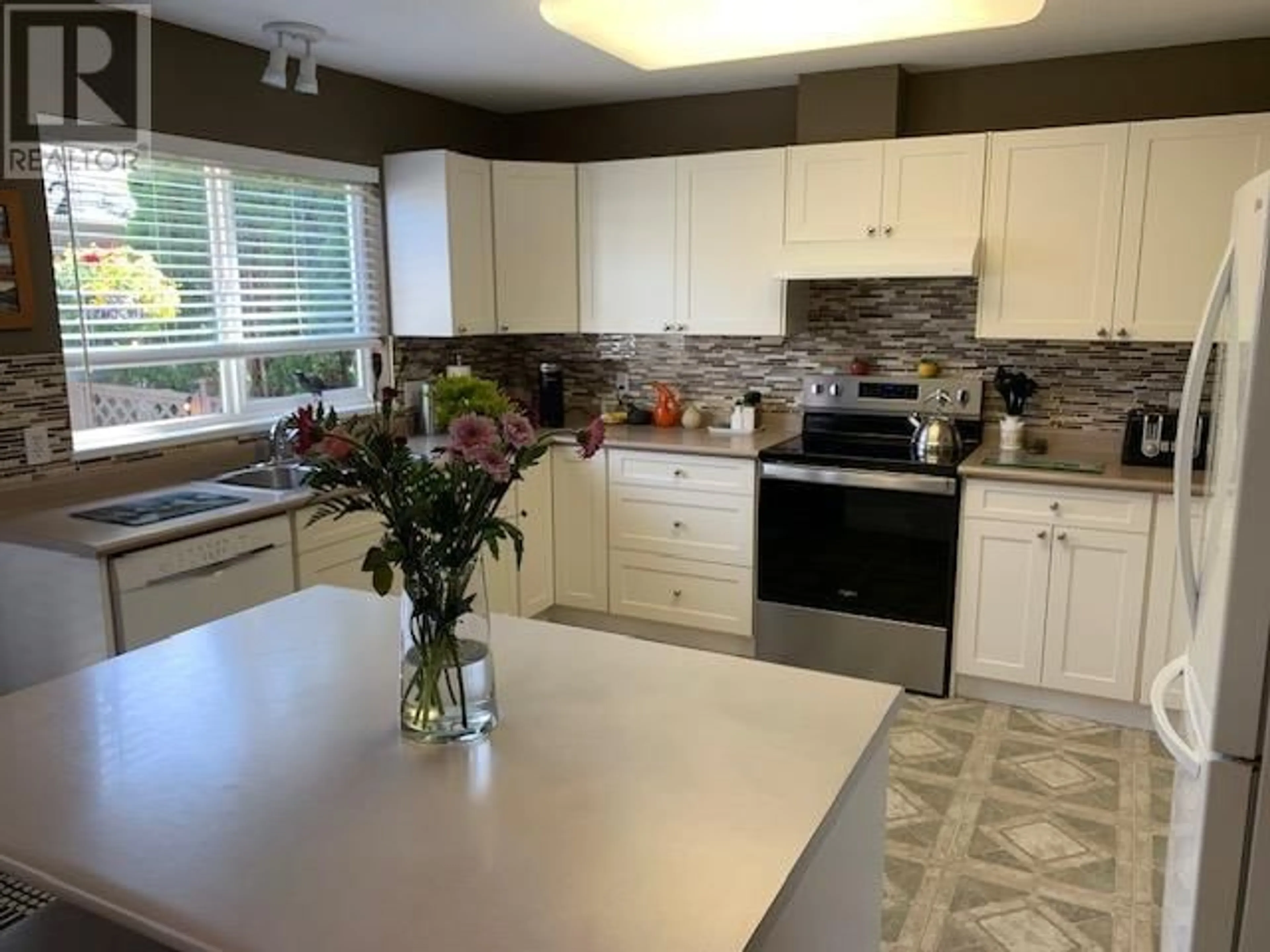 Open concept kitchen, ceramic/tile floor for B31 - 3075 SKEENA STREET, Port Coquitlam British Columbia V3B7T4