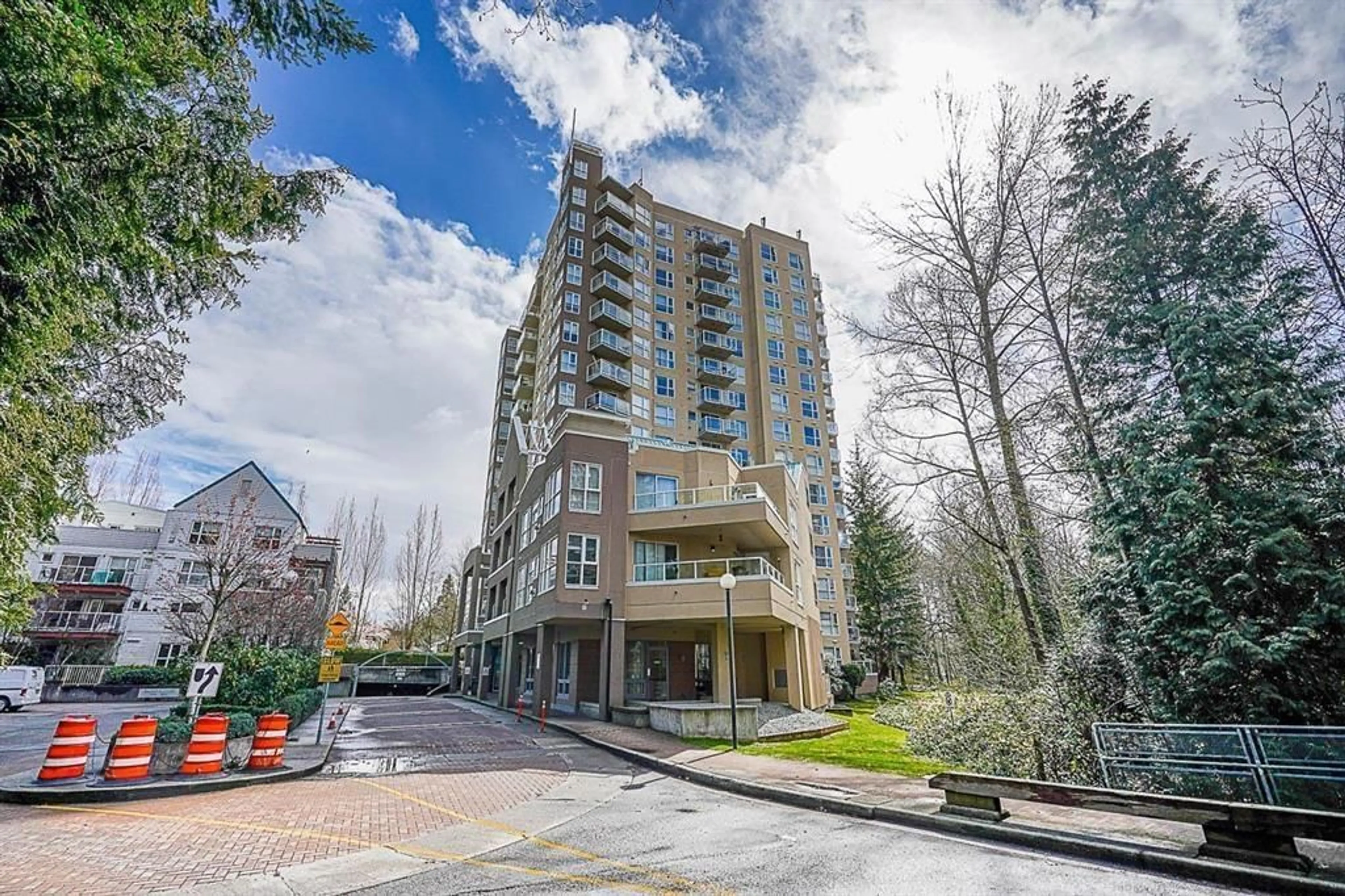 Unknown for 404 - 9830 WHALLEY, Surrey British Columbia V3T5S7
