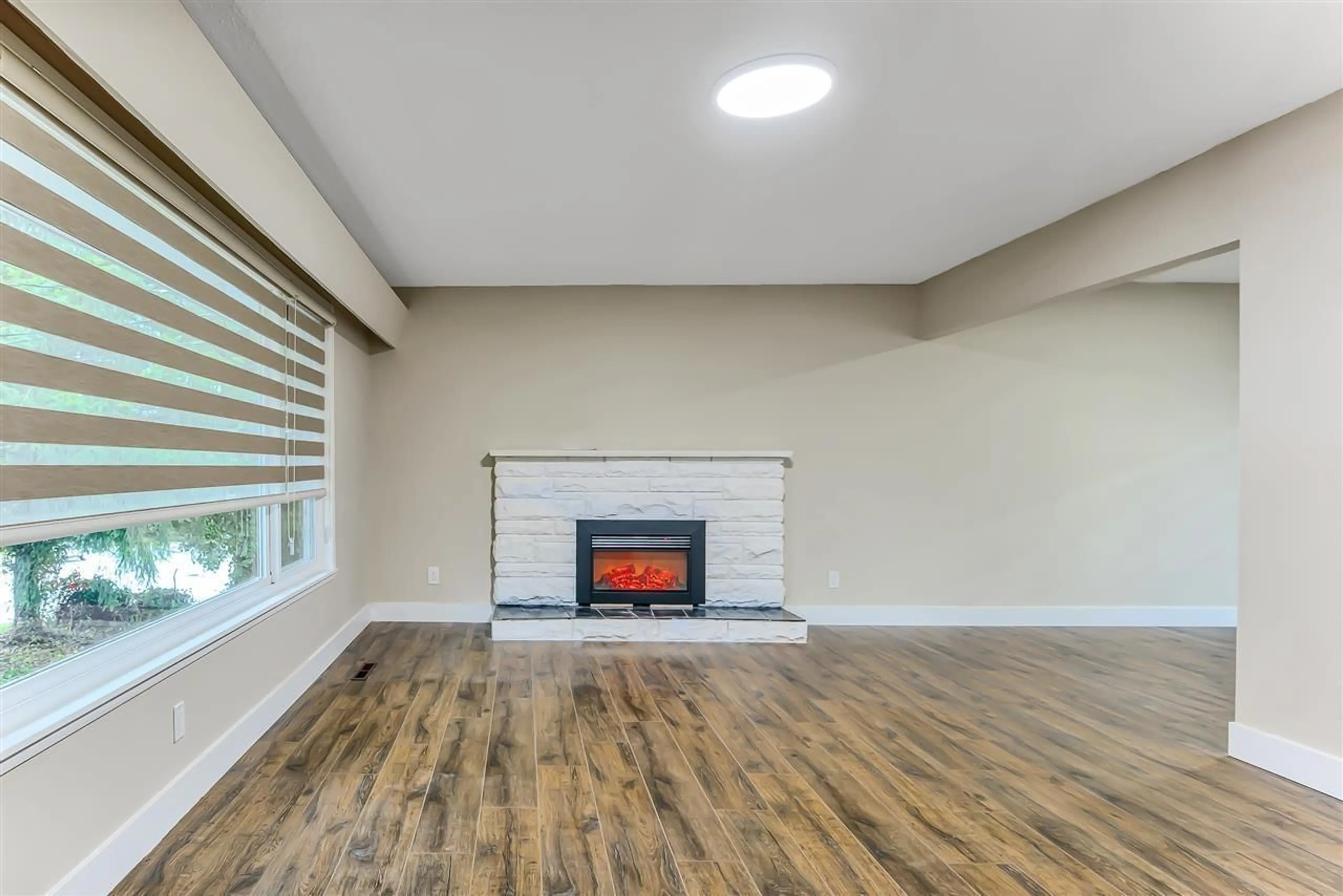 Unknown for 15734 THRIFT, White Rock British Columbia V4B2M5