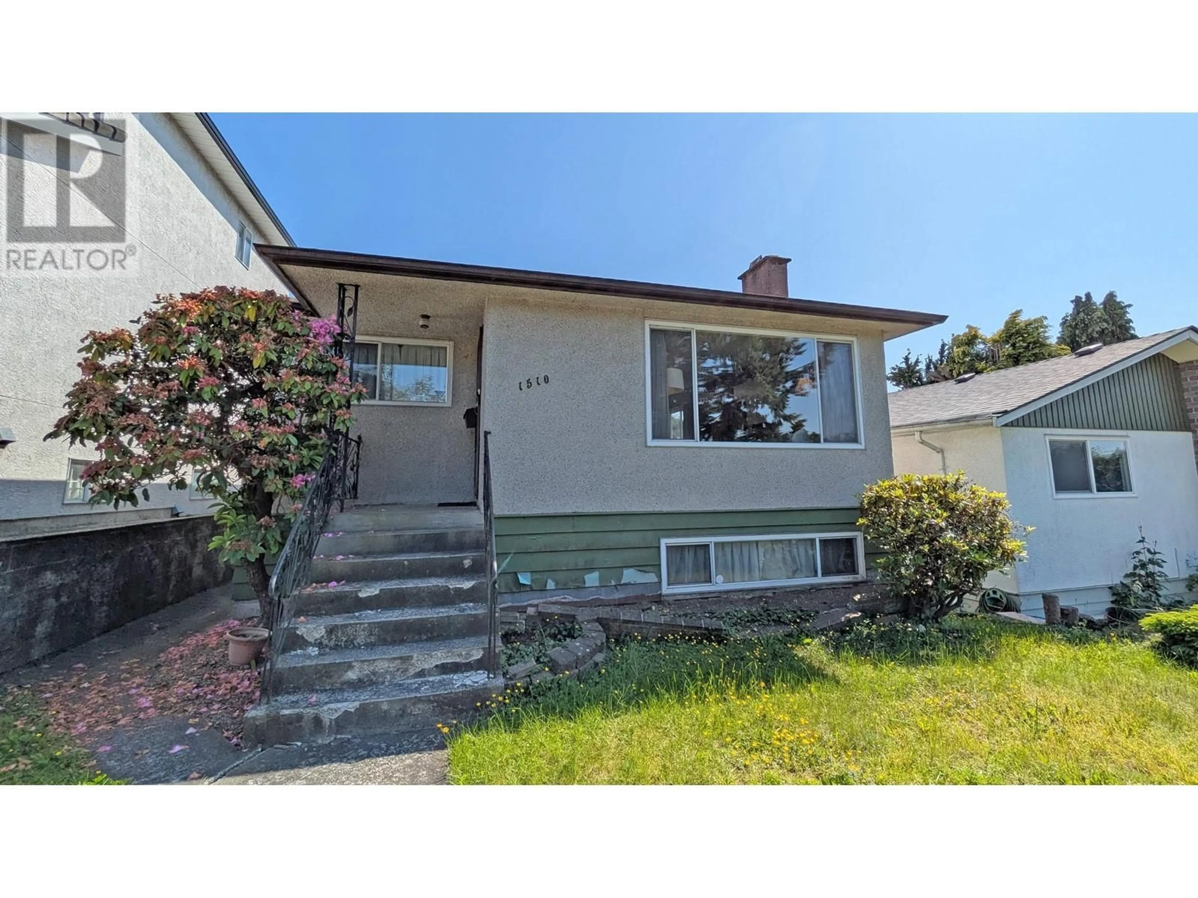 Home with vinyl exterior material, street for 1510 34TH AVENUE, Vancouver British Columbia V5P1A1