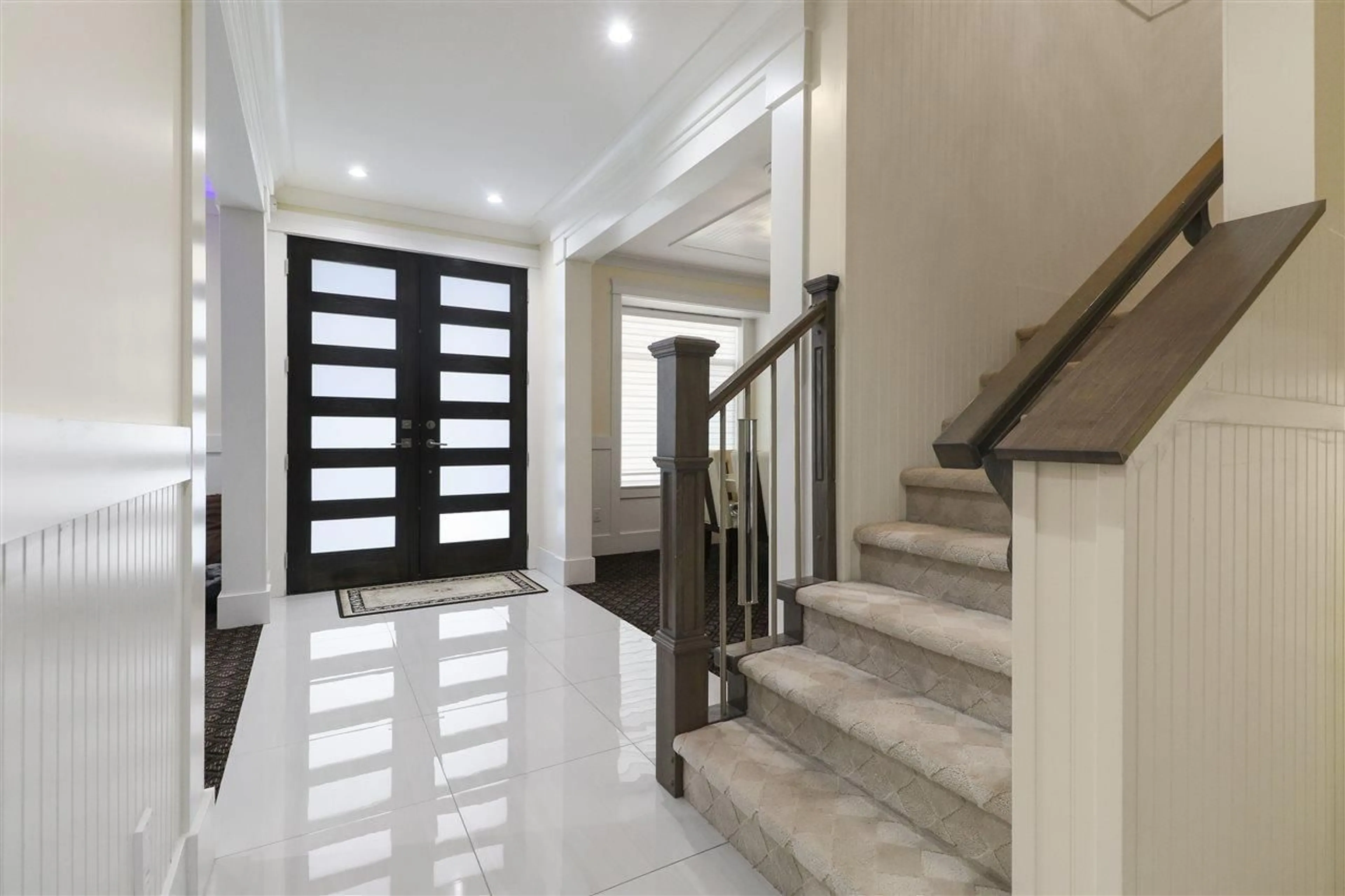 Indoor foyer for 9527 118, Delta British Columbia V4C6J3