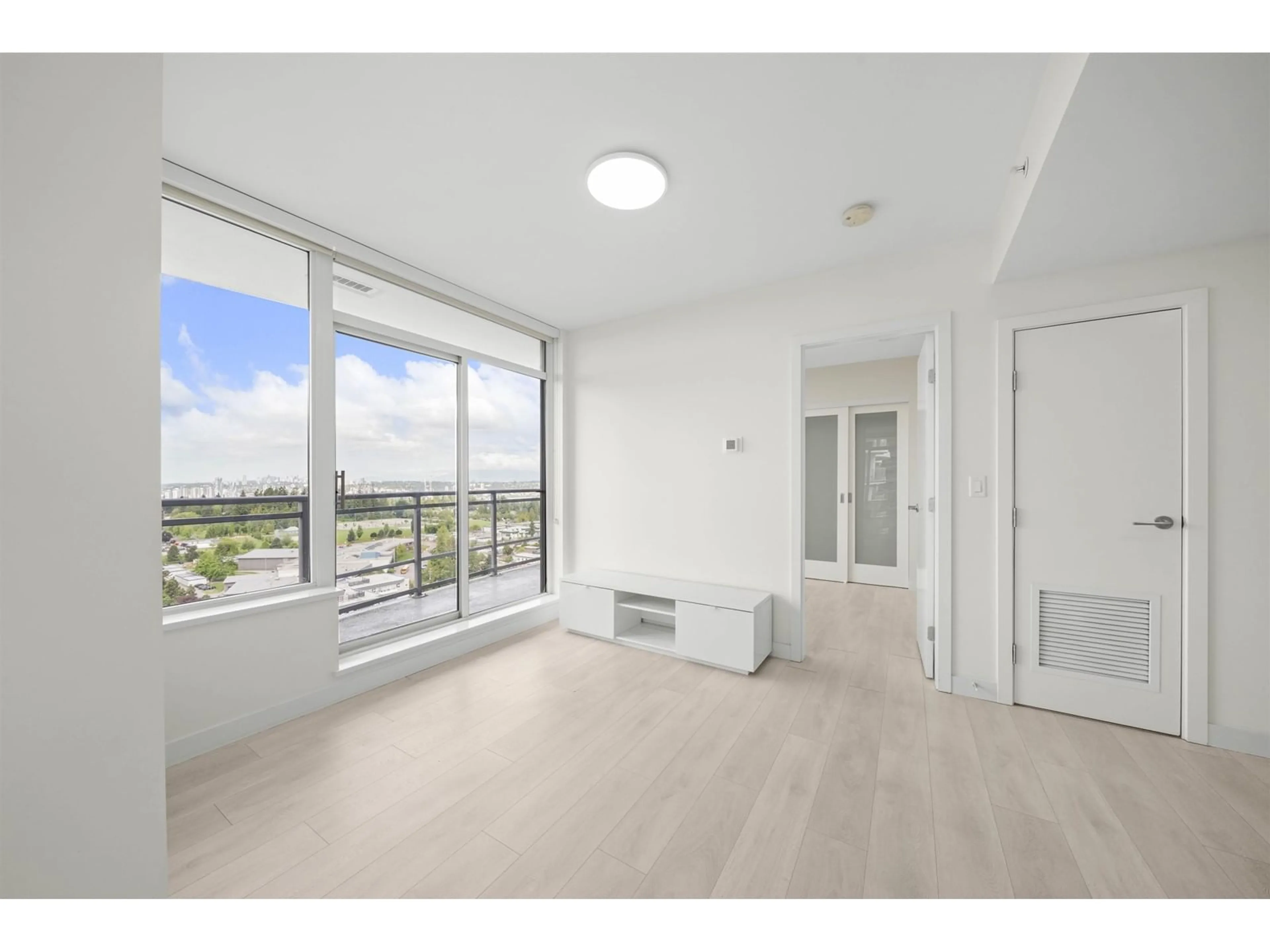 A pic of a room for 2108 - 13318 104, Surrey British Columbia V3T0R2