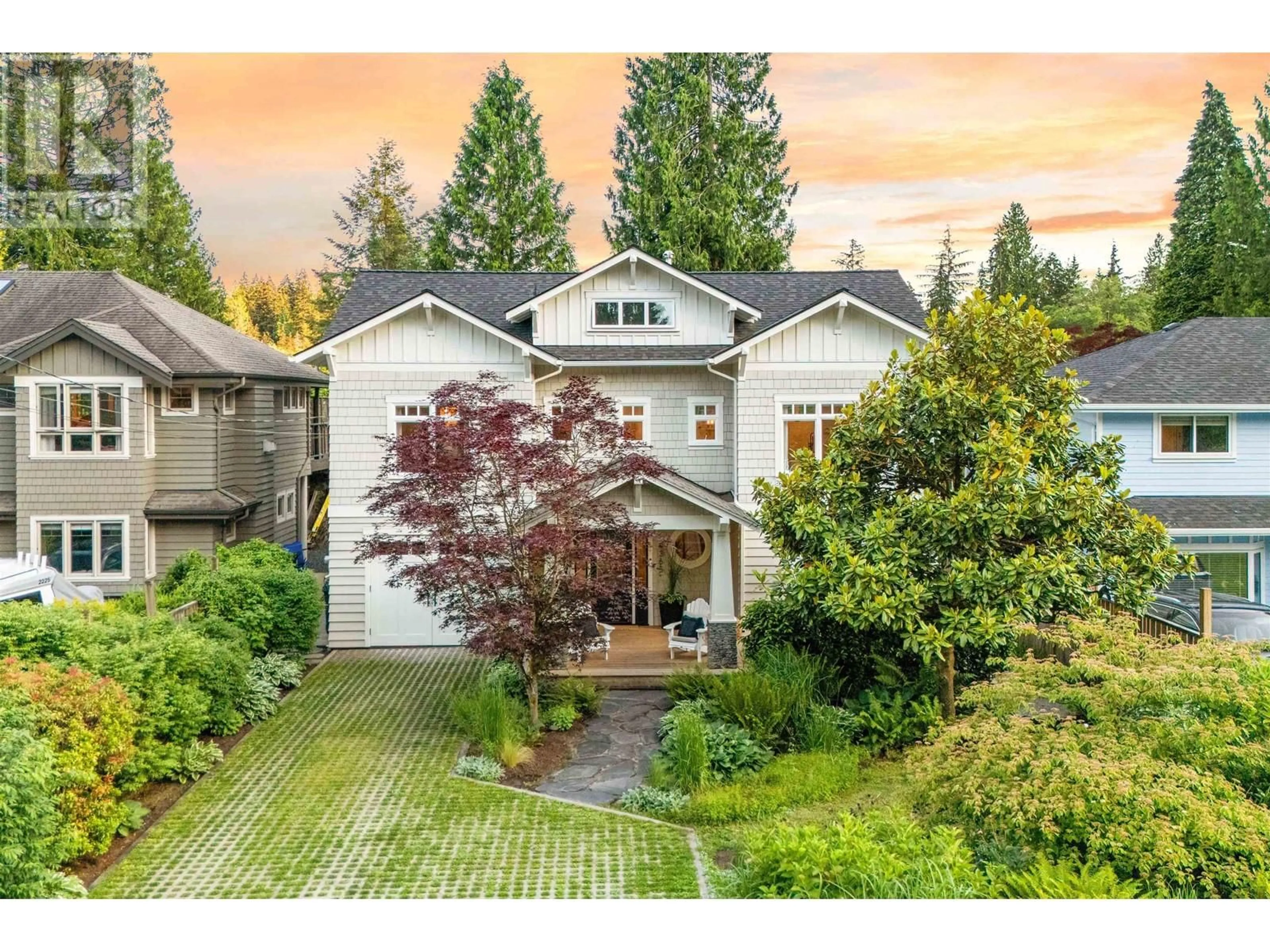A pic from outside/outdoor area/front of a property/back of a property/a pic from drone, street for 4365 RAEBURN STREET, North Vancouver British Columbia V7G1K1