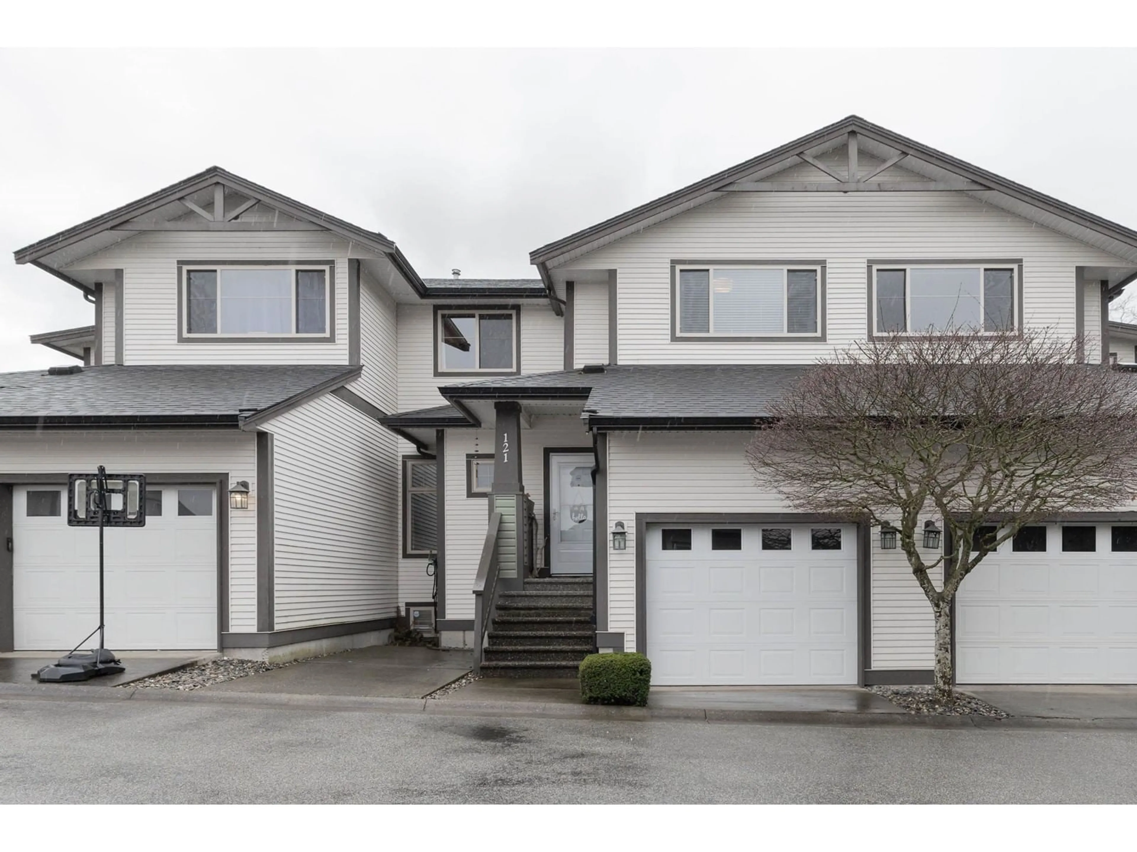 Unknown for 121 - 20820 87, Langley British Columbia V1M3W5