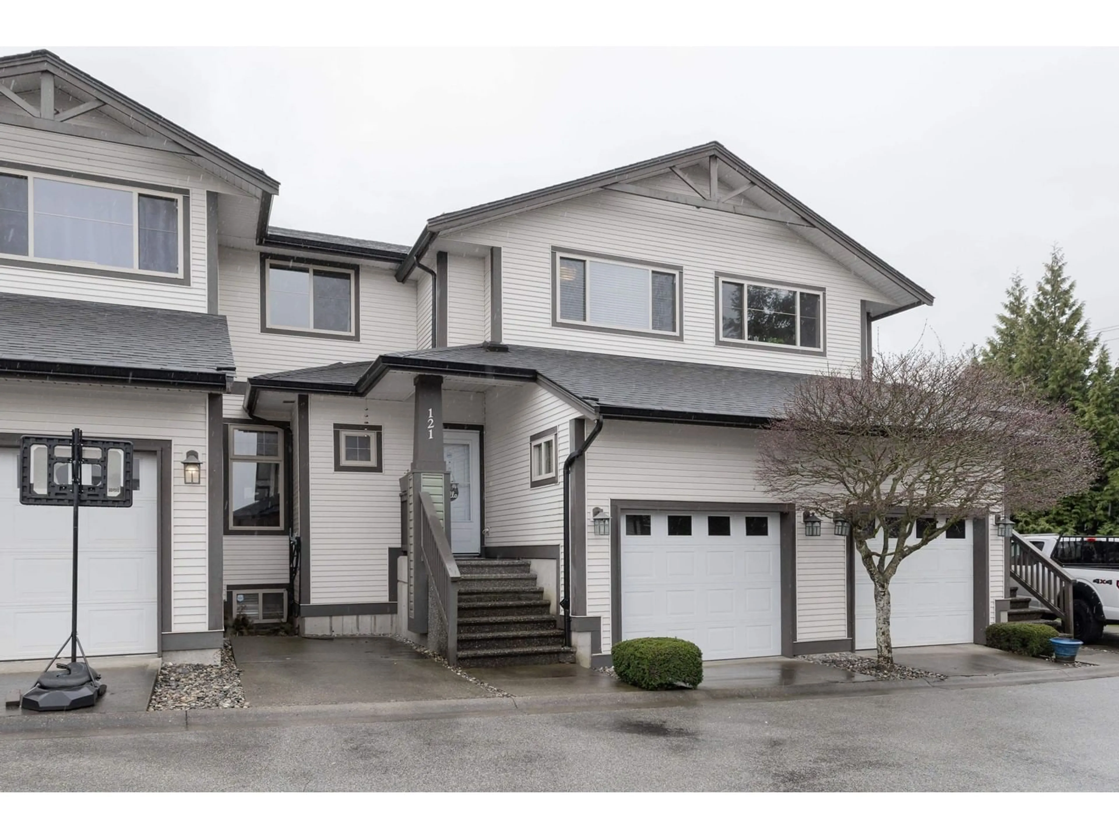 Home with vinyl exterior material, street for 121 - 20820 87, Langley British Columbia V1M3W5
