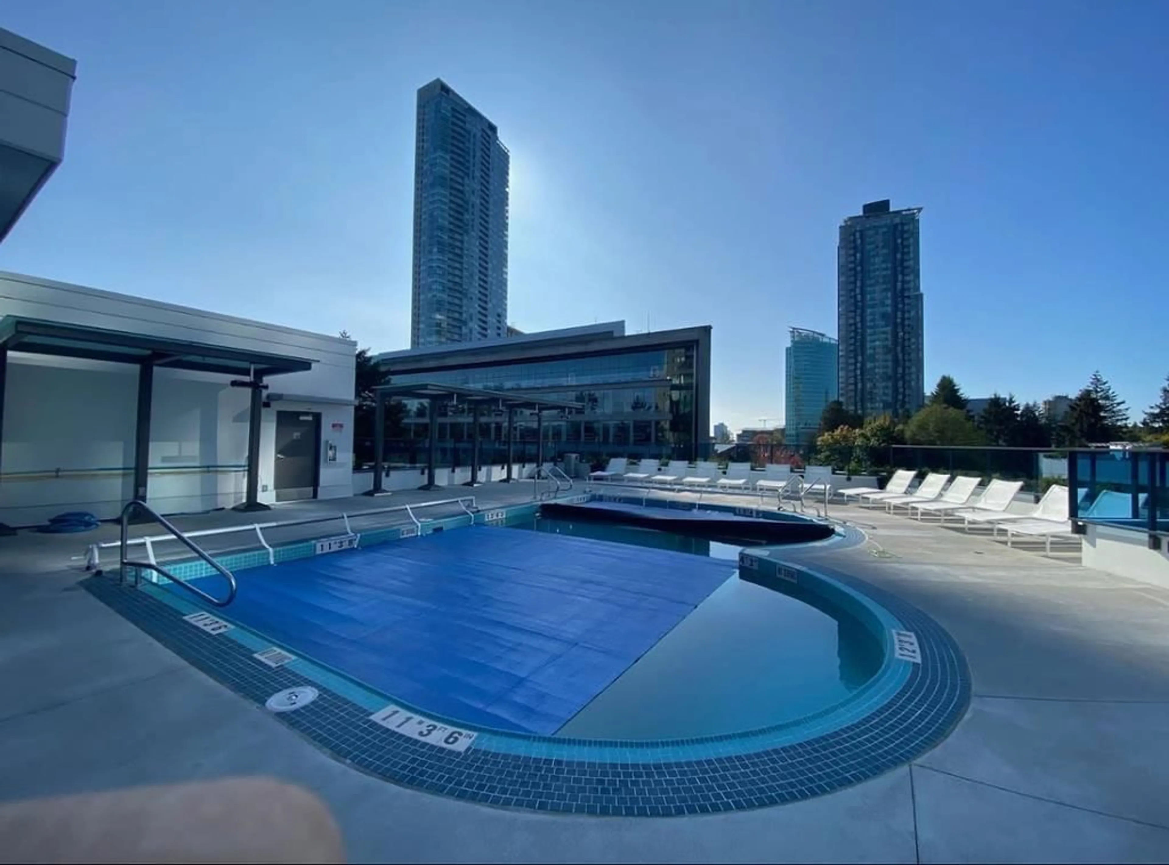 Pool for 2601 - 10448 UNIVERSITY, Surrey British Columbia V0V0V0