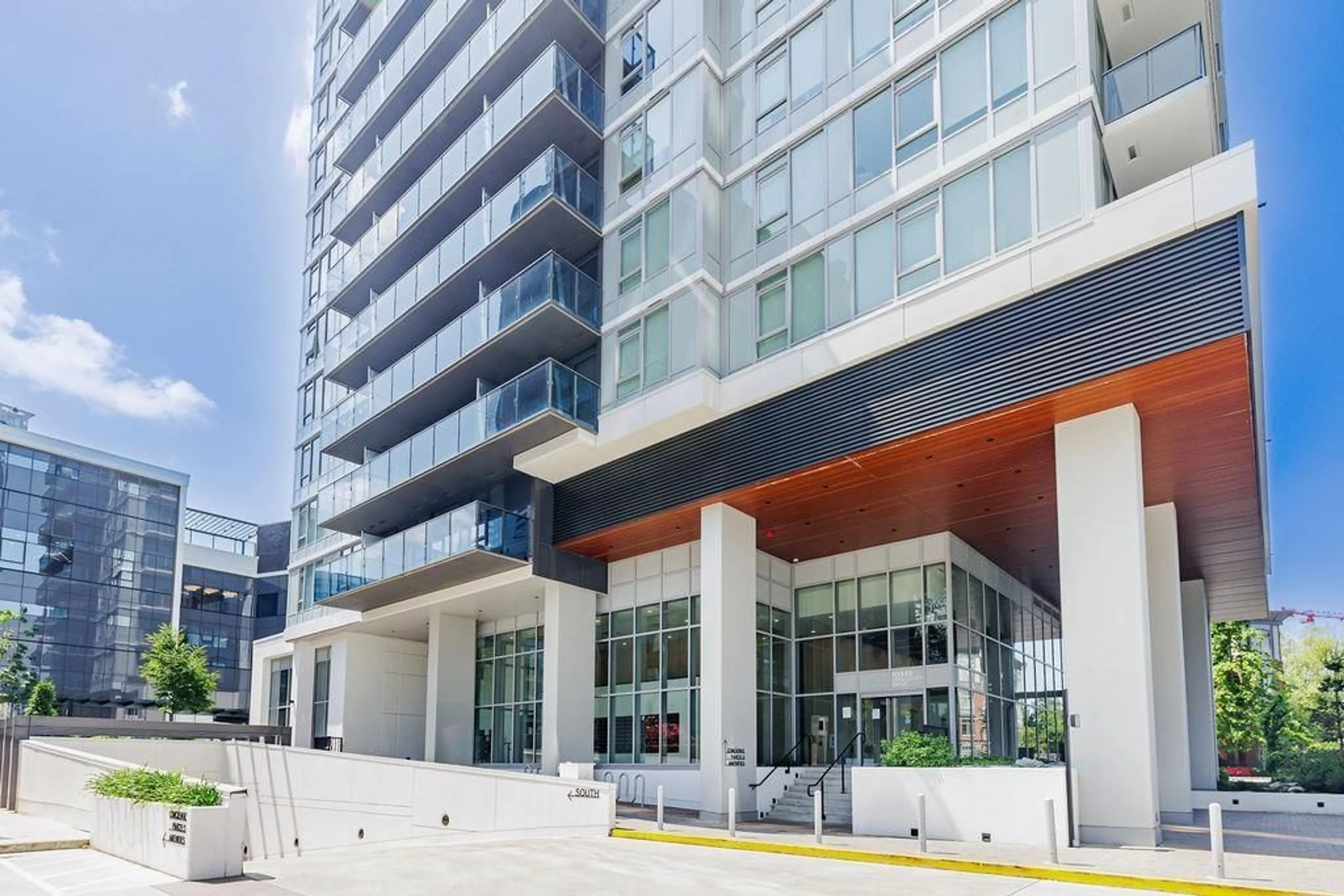 Indoor foyer for 2601 - 10448 UNIVERSITY, Surrey British Columbia V0V0V0