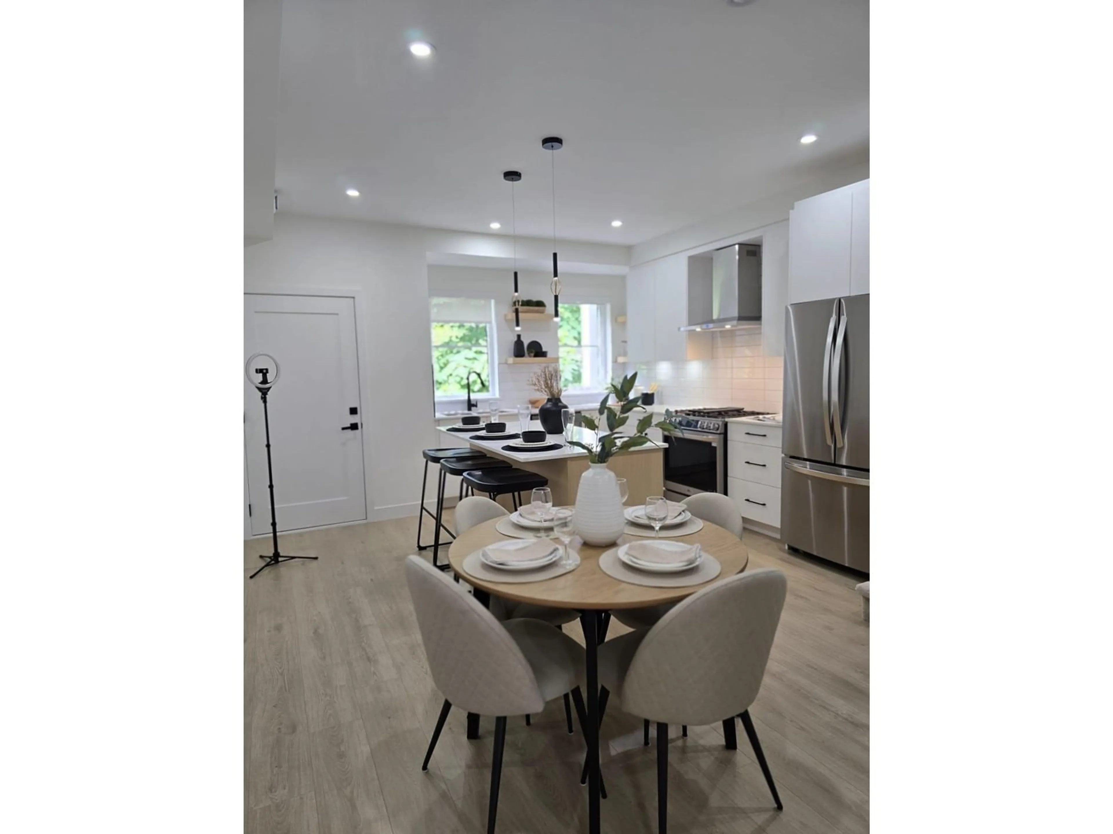 Open concept kitchen, unknown for 2 - 14311 60, Surrey British Columbia V3X2N4