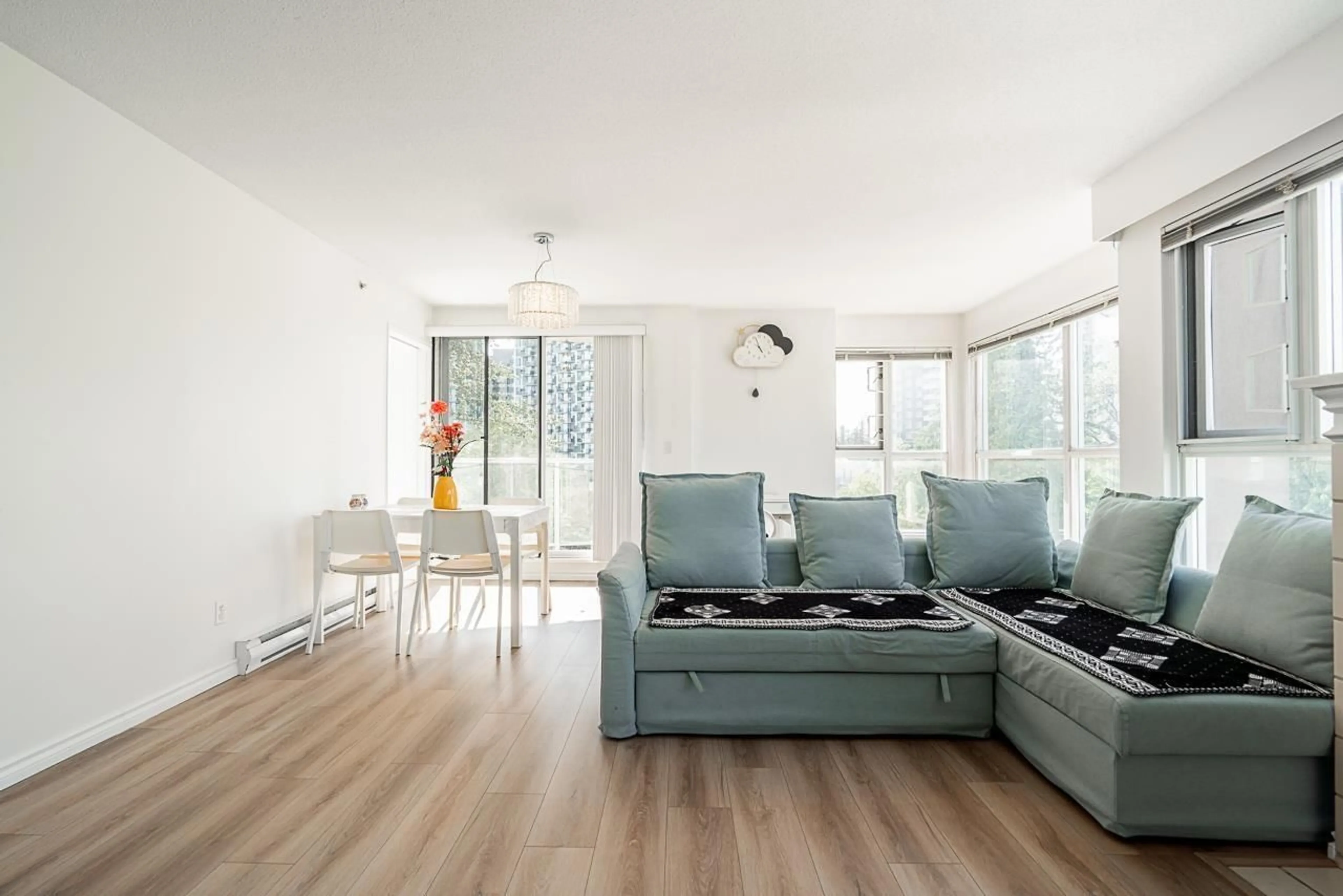 Living room with furniture, unknown for 708 - 9830 WHALLEY, Surrey British Columbia V3T5S7