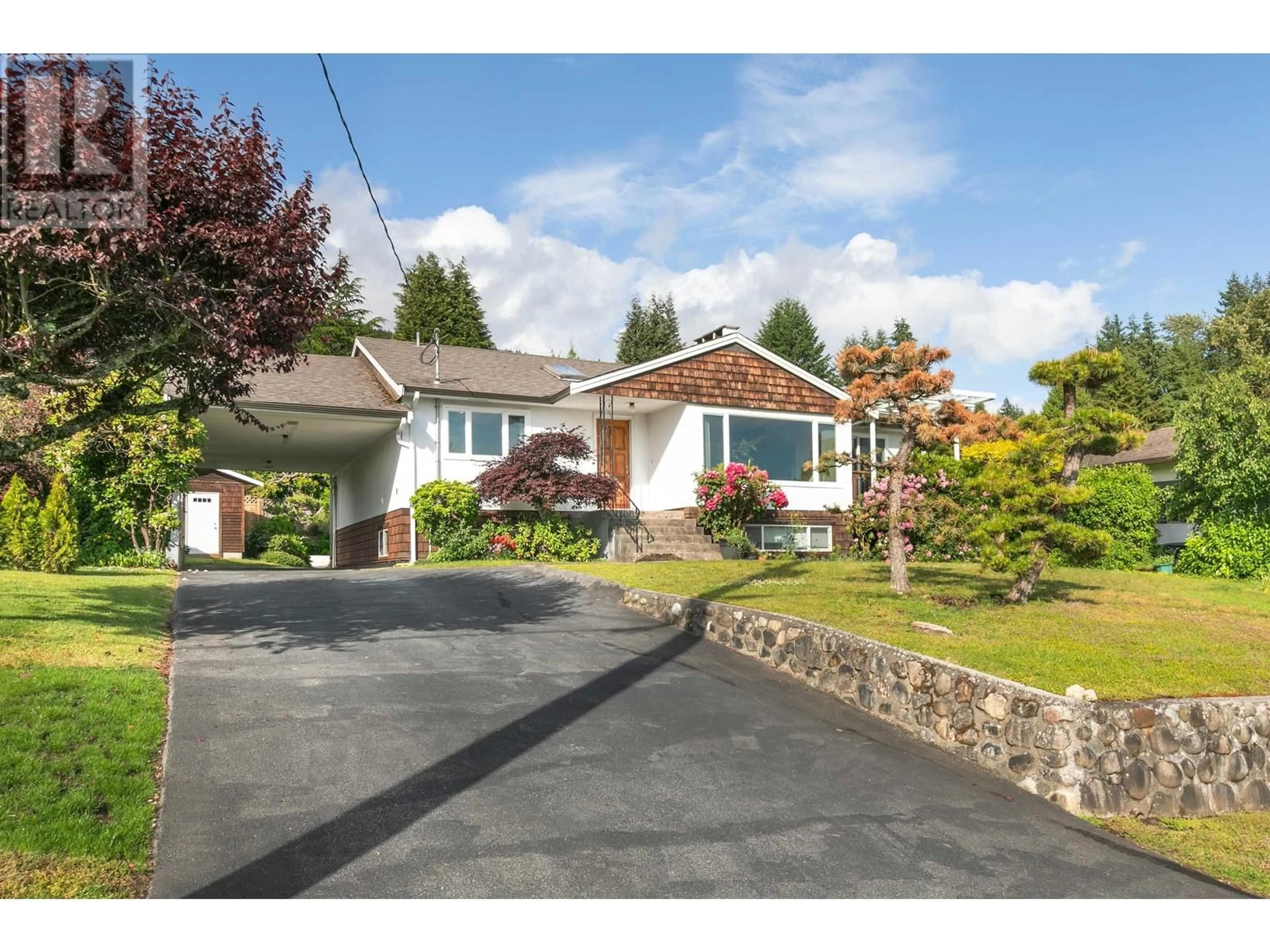 A pic from outside/outdoor area/front of a property/back of a property/a pic from drone, street for 480 SAVILLE CRESCENT, North Vancouver British Columbia V7N3B1