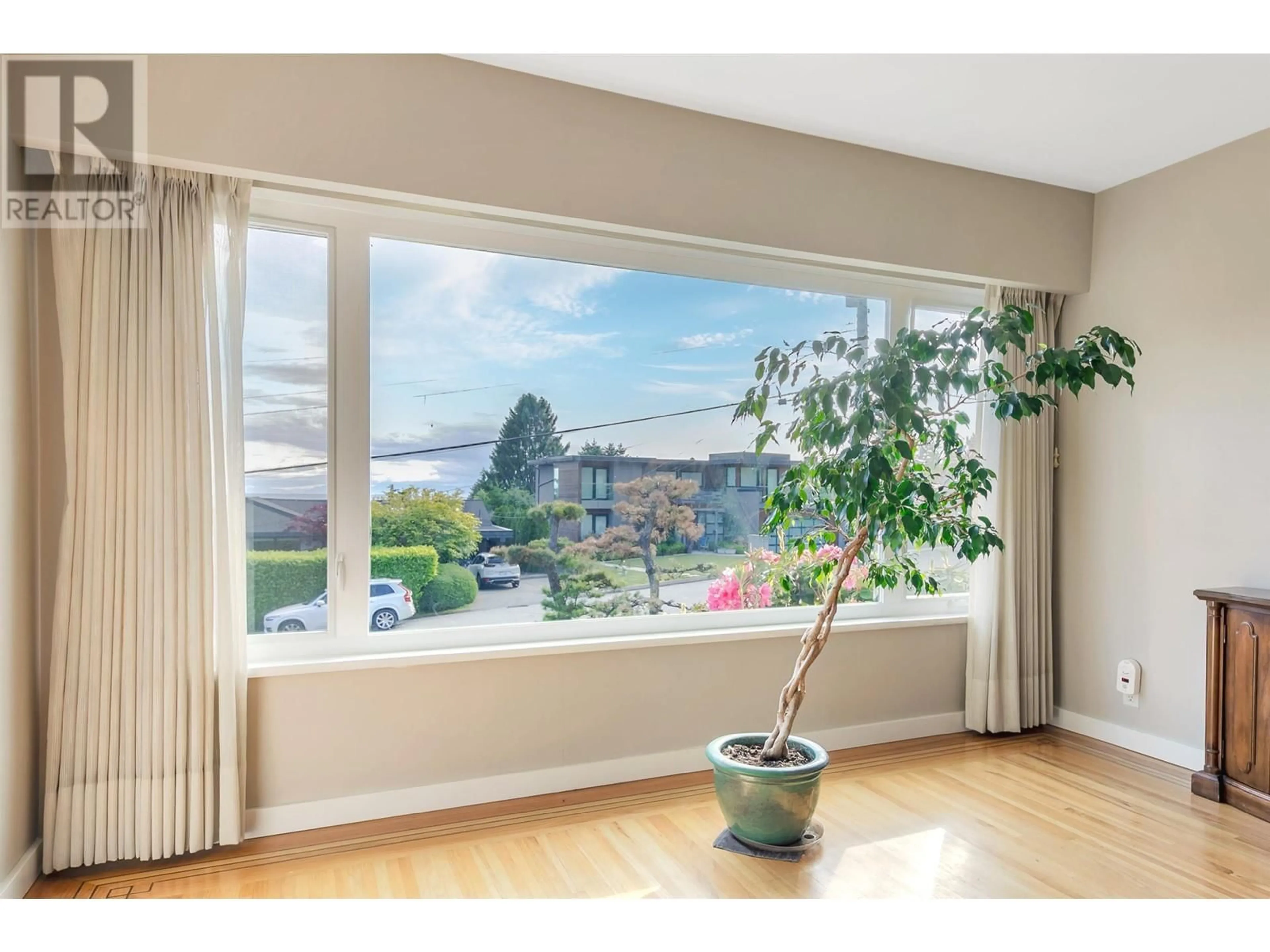 A pic of a room for 480 SAVILLE CRESCENT, North Vancouver British Columbia V7N3B1
