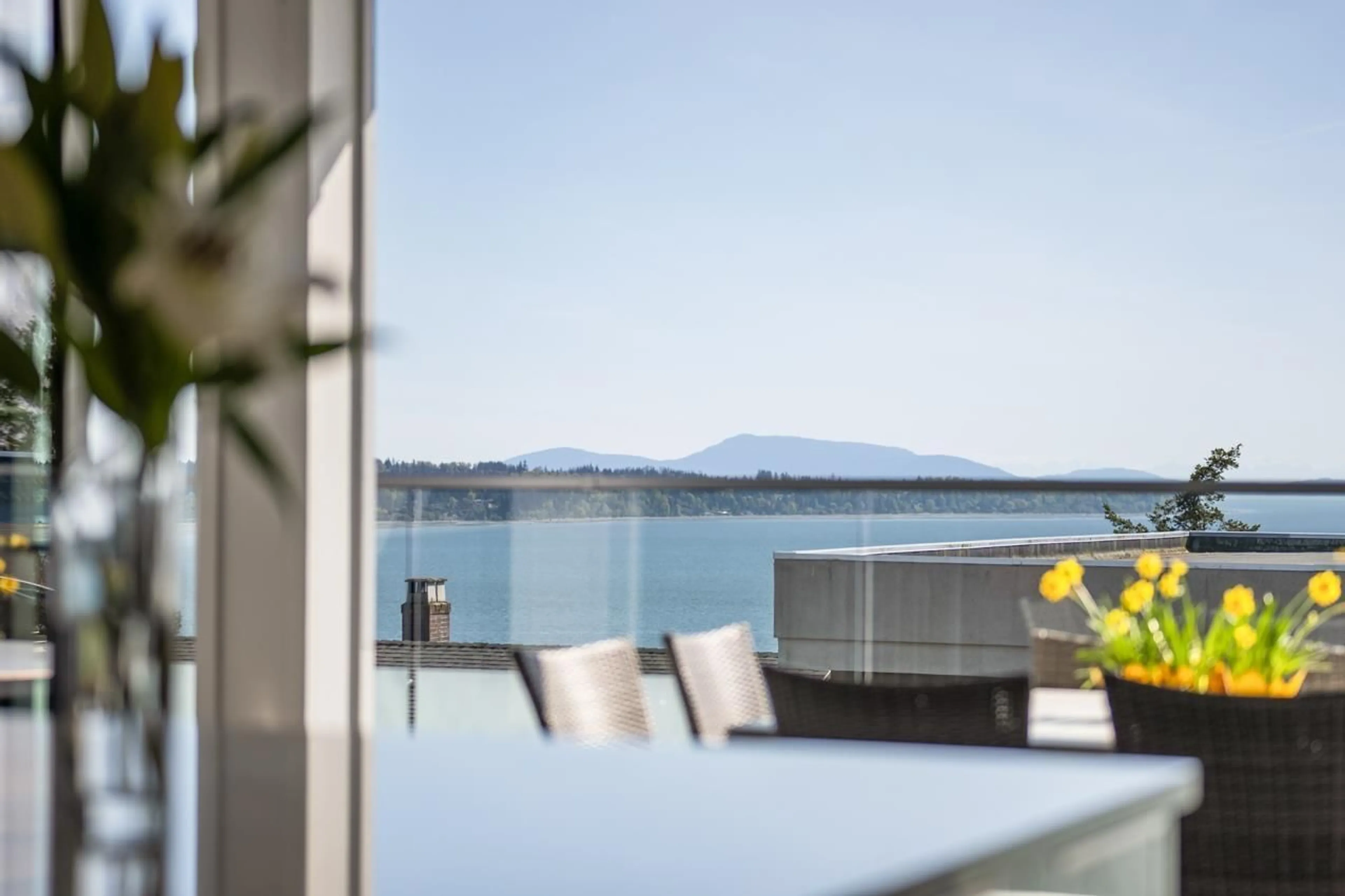Balcony in the apartment, water/lake/river/ocean view for 15374 ROYAL, White Rock British Columbia V4B1M8