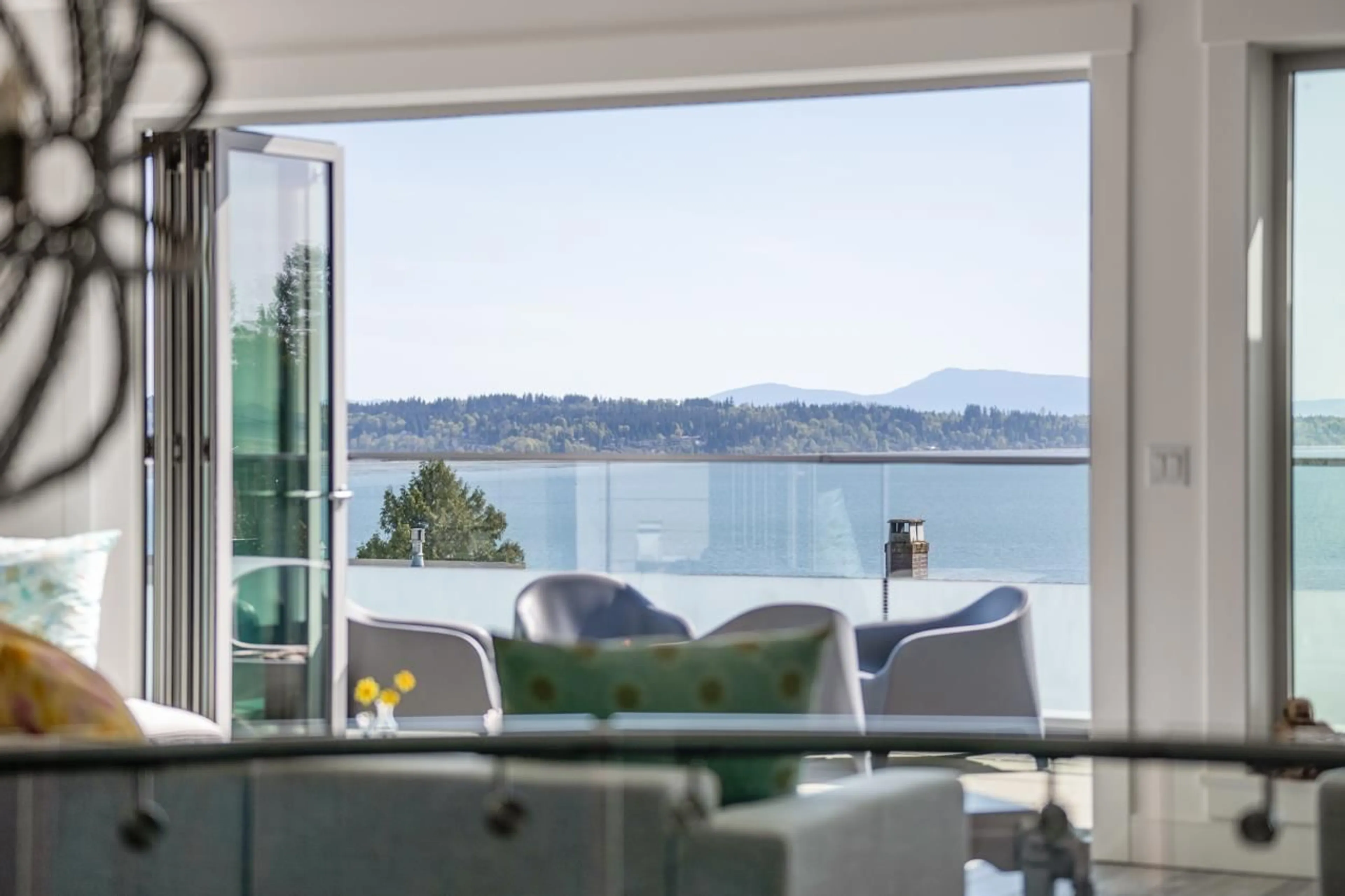 Balcony in the apartment, water/lake/river/ocean view for 15374 ROYAL, White Rock British Columbia V4B1M8
