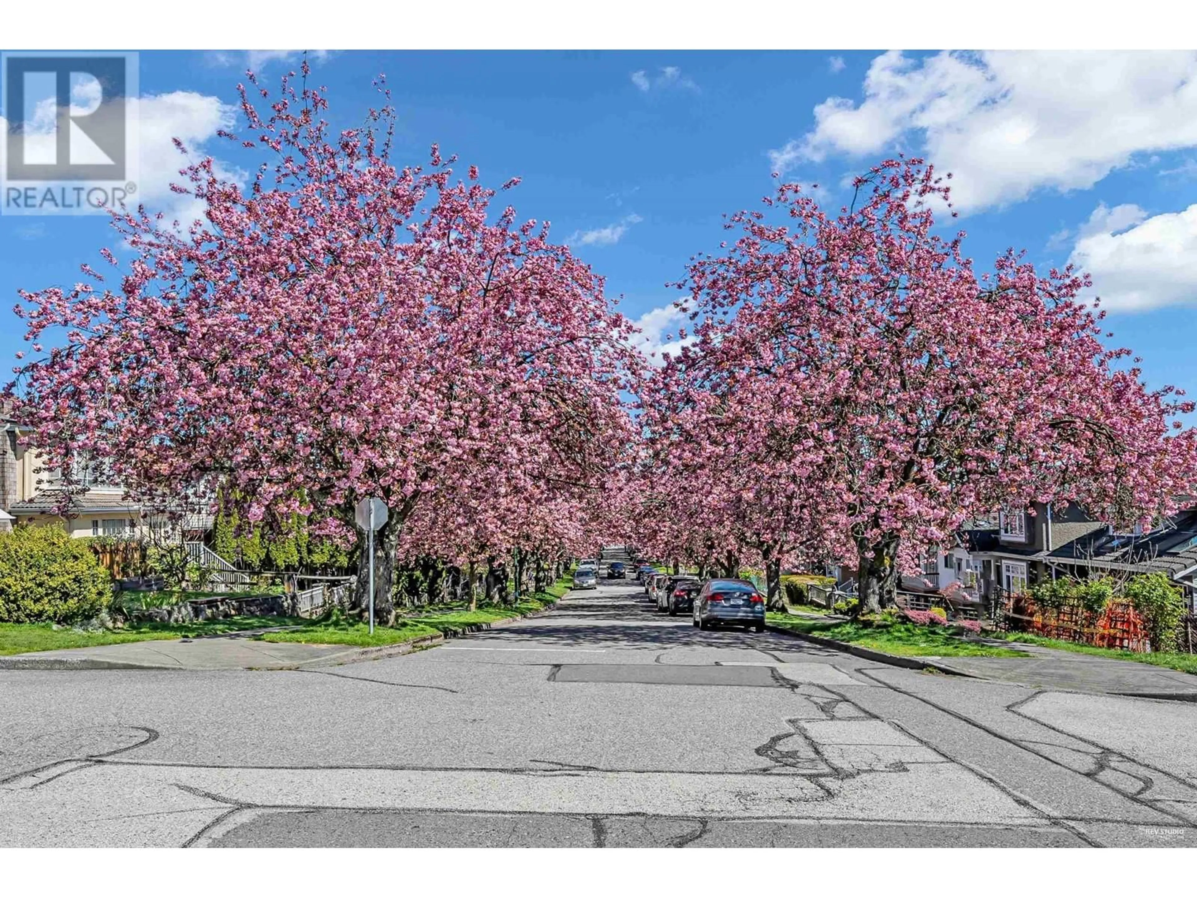 Blurry image for 2996 7TH AVENUE, Vancouver British Columbia V5M1V3