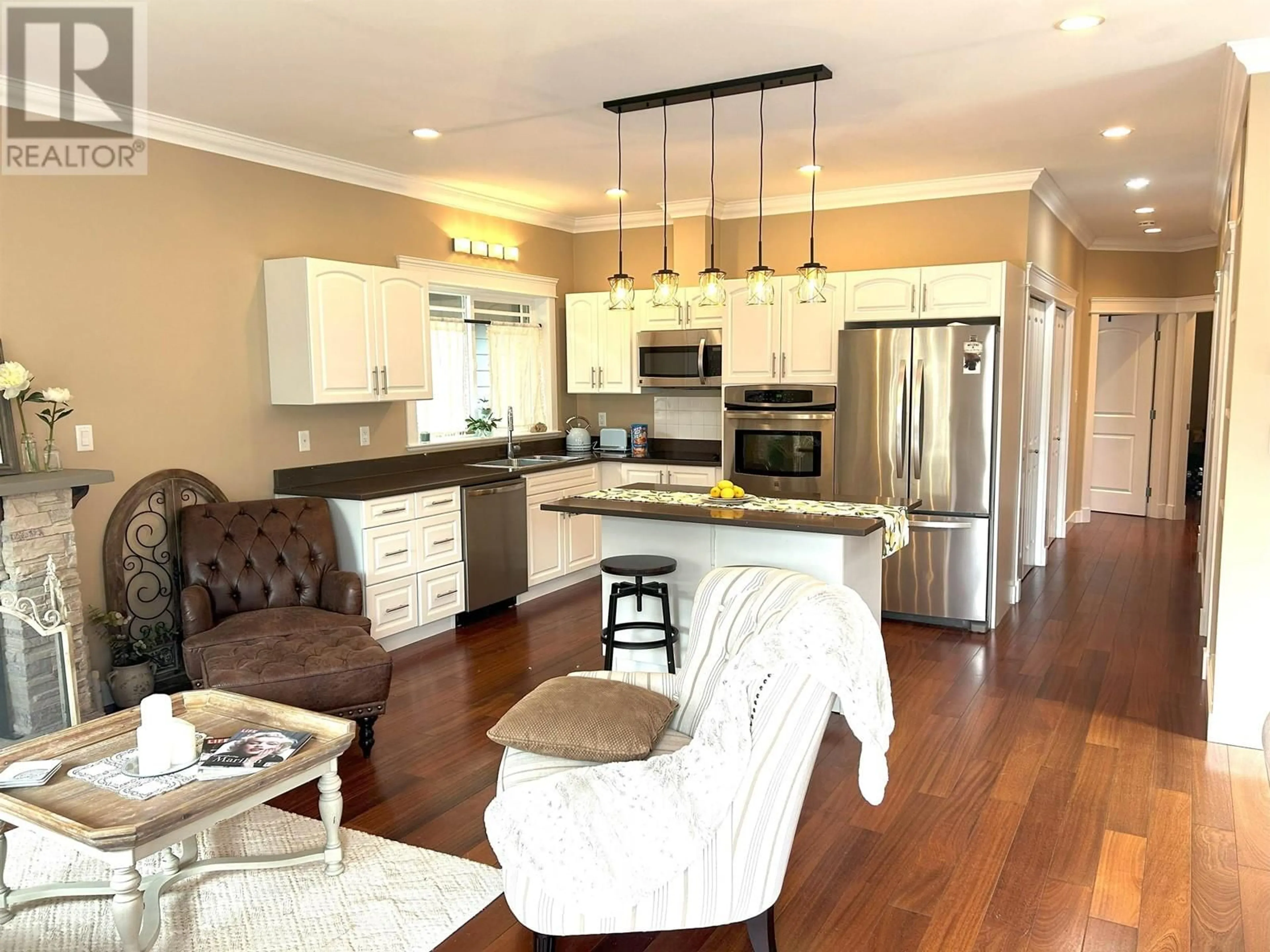Open concept kitchen, unknown for 764 GERUSSI LANE, Gibsons British Columbia V0N1V7