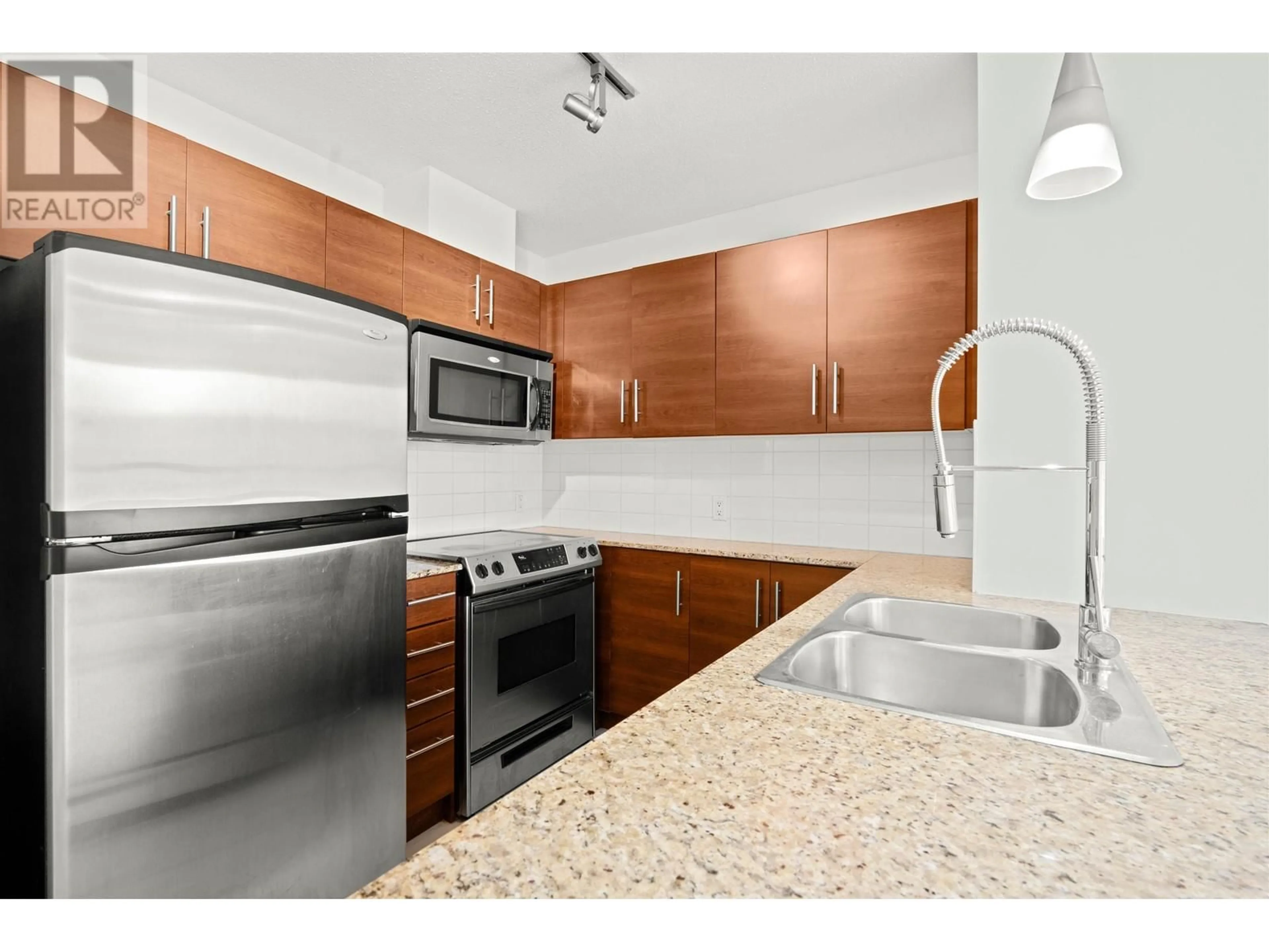 Standard kitchen, unknown for 701 - 814 ROYAL AVENUE, New Westminster British Columbia V3M1J9