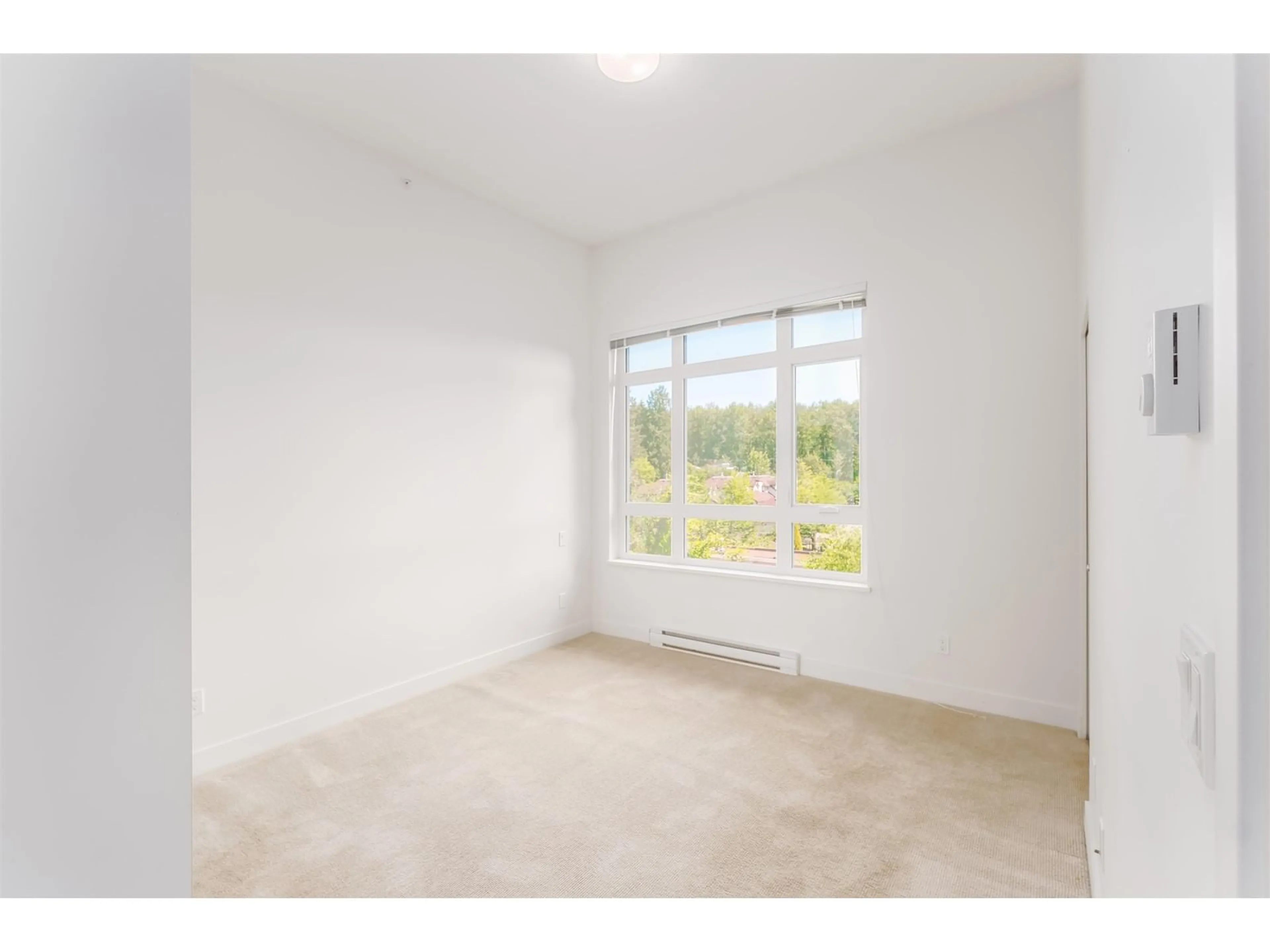 A pic of a room for 410 - 13919 FRASER, Surrey British Columbia V3T4E6